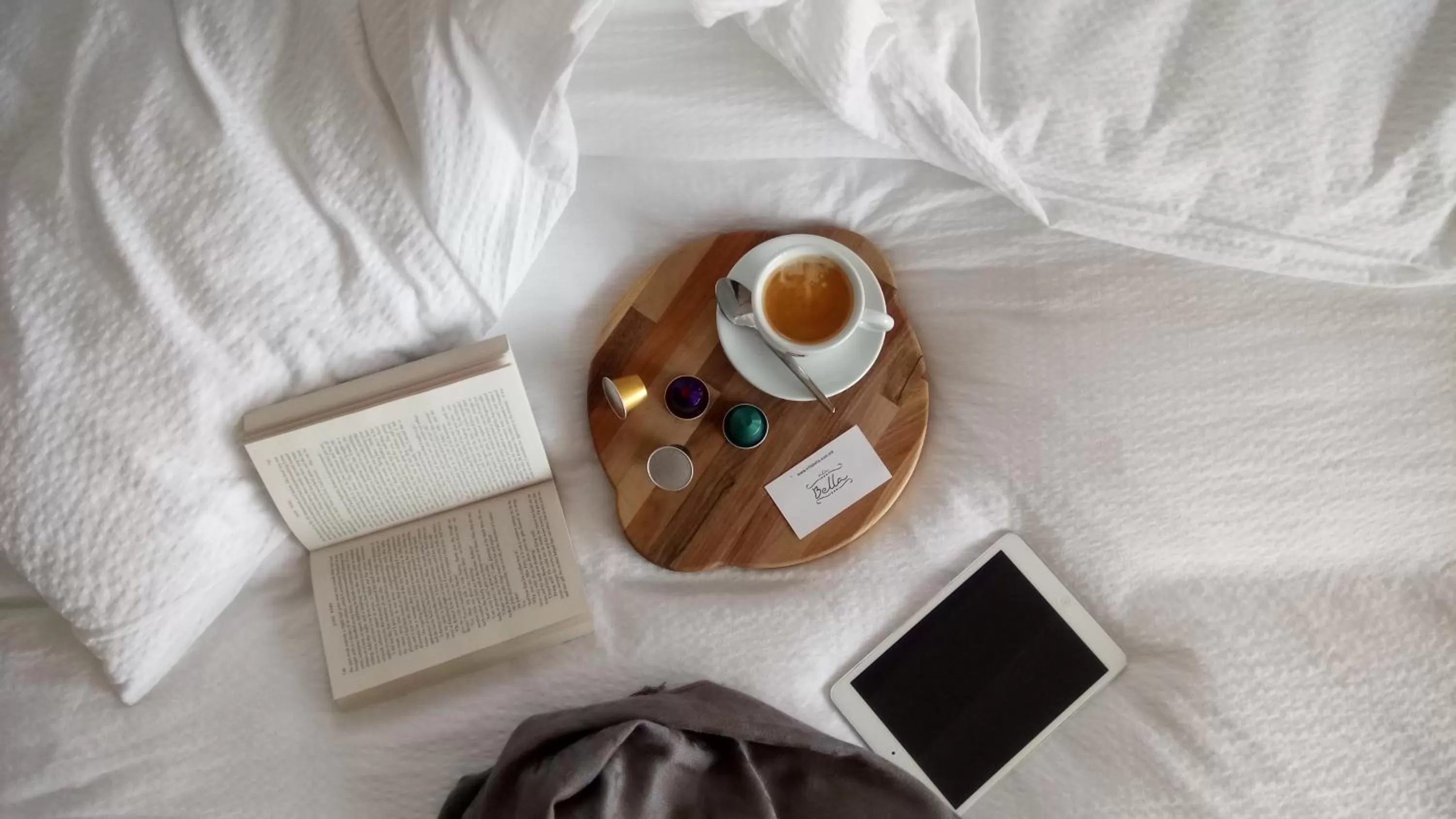 room service, Bed in Villa Bella