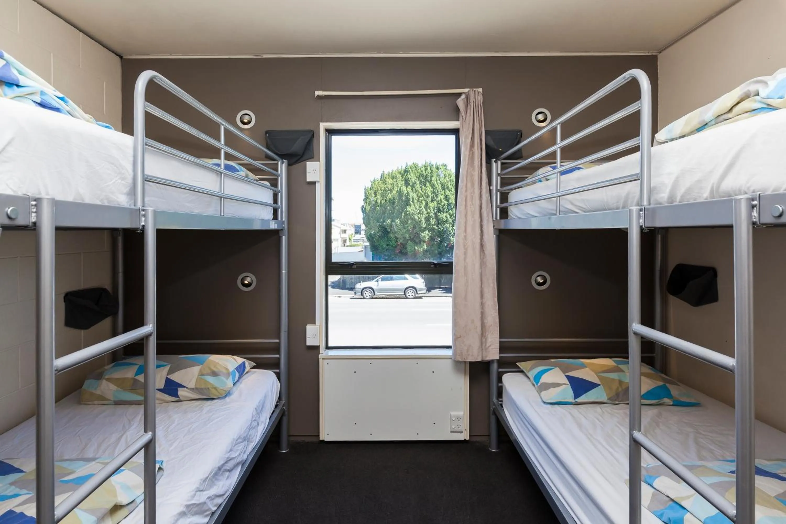 bunk bed, Bed in Around The World Backpackers