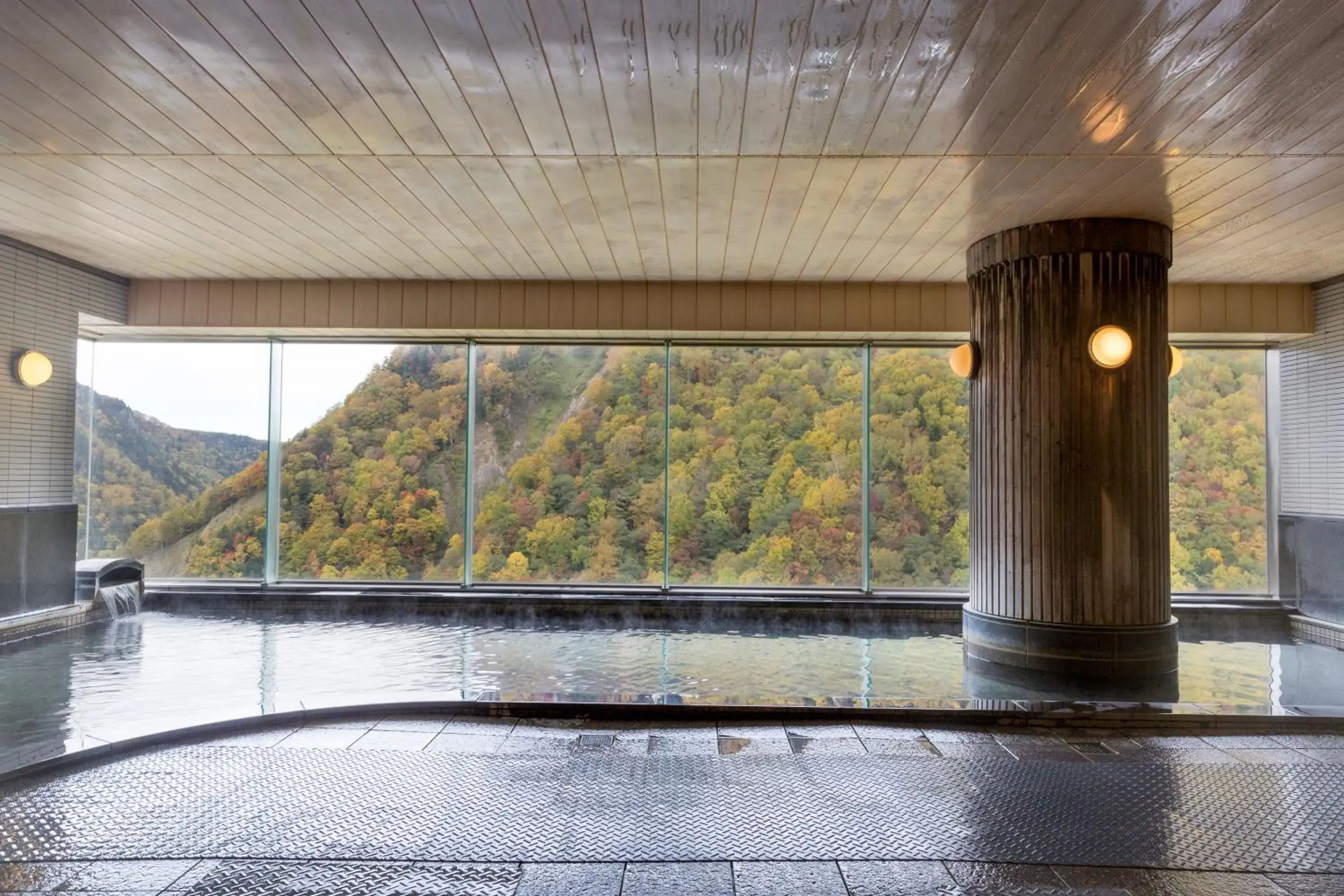 Hot Spring Bath, Swimming Pool in Hotel Taisetsu