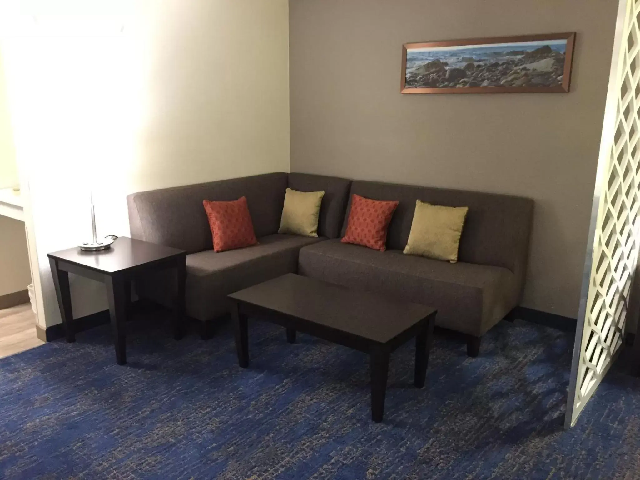 Seating Area in Best Western Plus Portland Airport Hotel & Suites