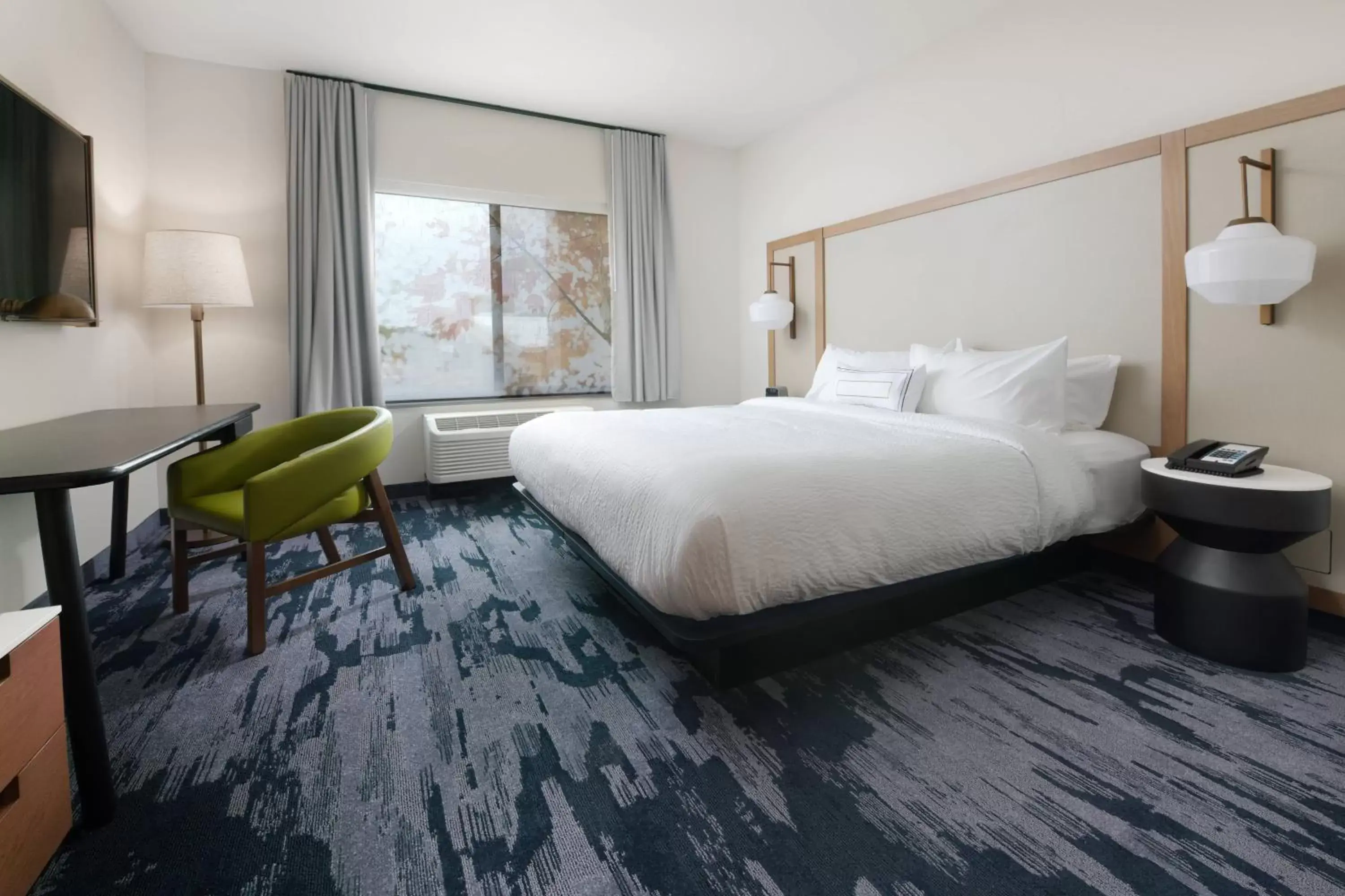 Photo of the whole room, Bed in Fairfield Inn & Suites by Marriott El Dorado