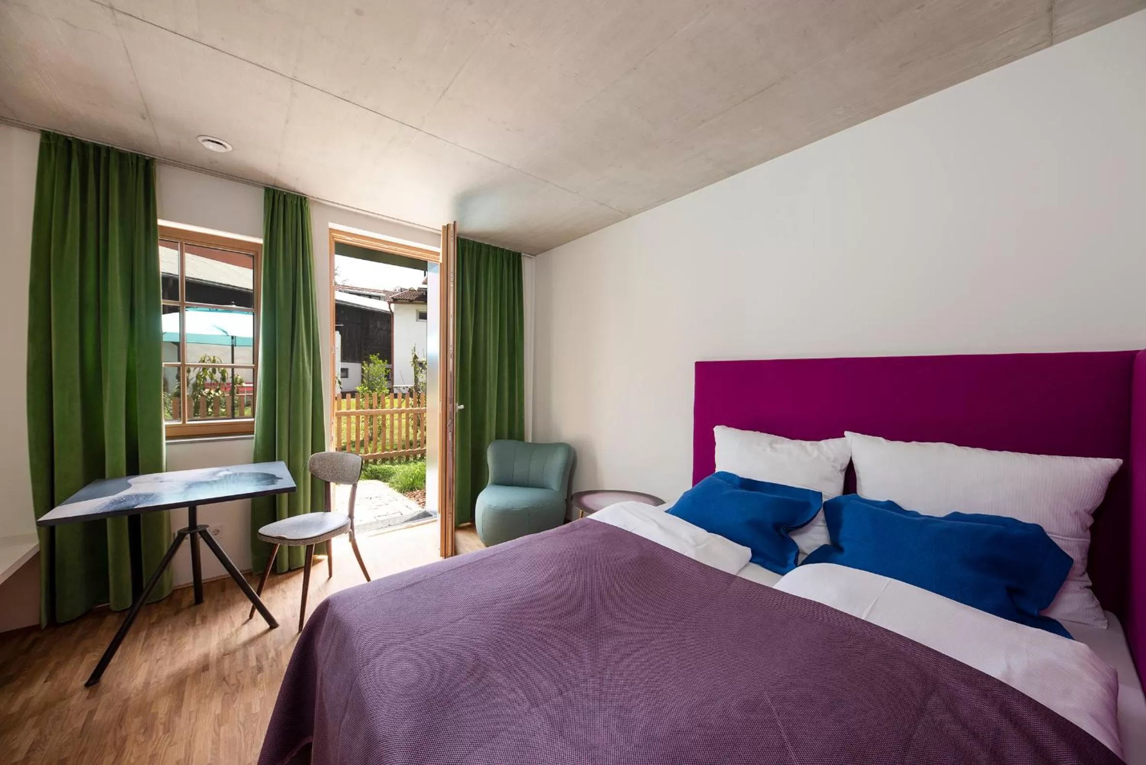 Garden, Bed in pradl elf my- apartment