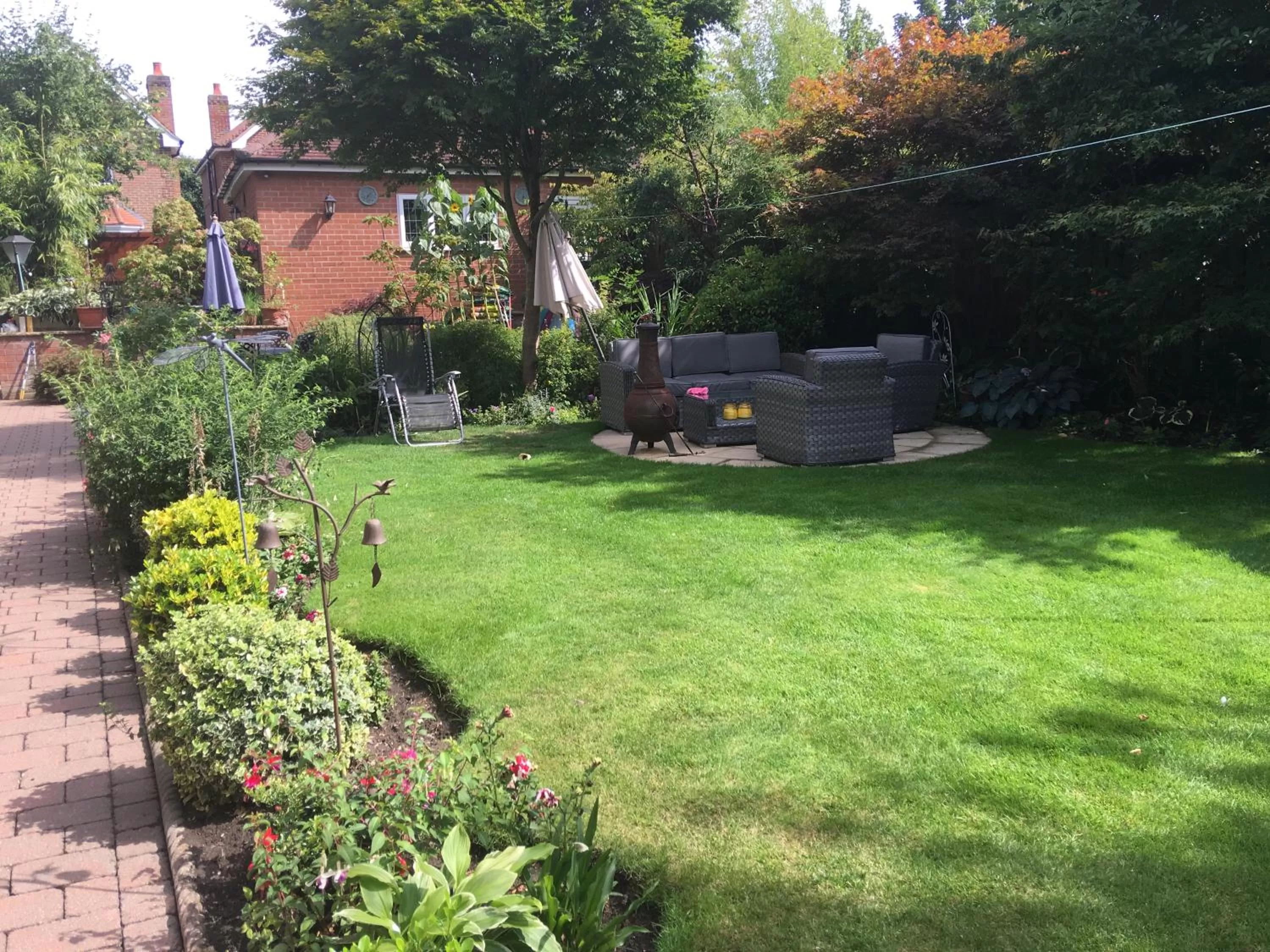 Garden in Grove House Bed & Breakfast