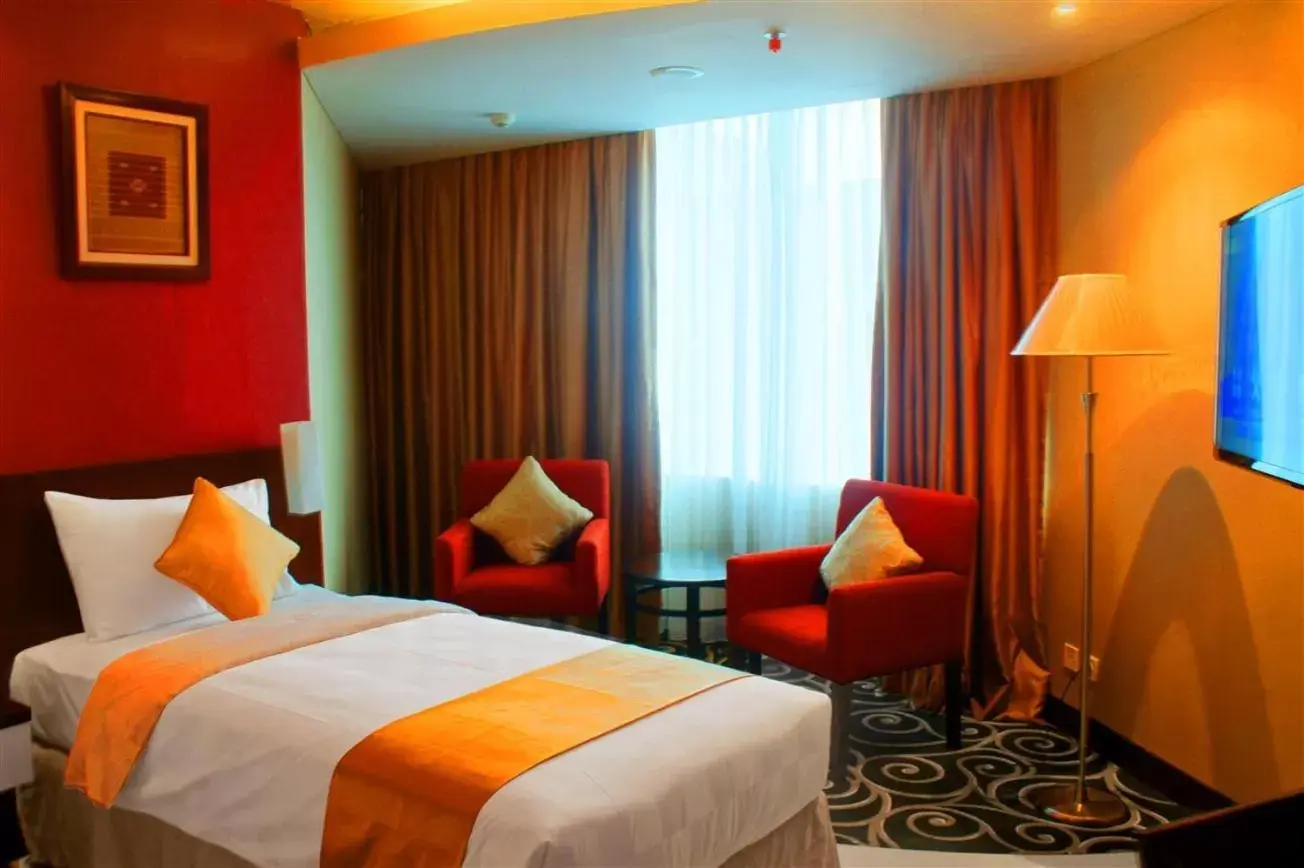 Bed in Balairung Hotel Jakarta