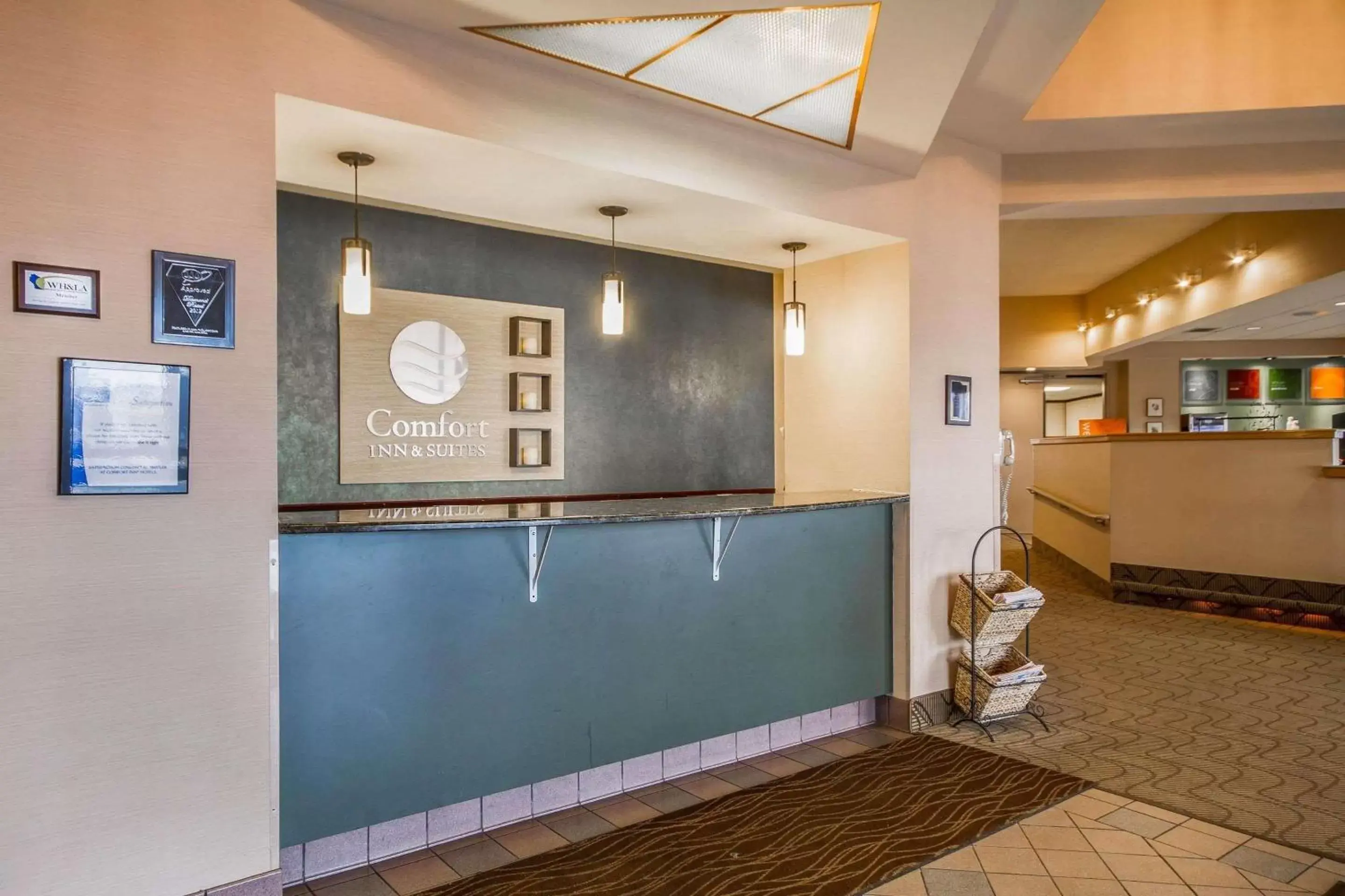 Lobby or reception, Lobby/Reception in Comfort Inn & Suites Madison - Airport