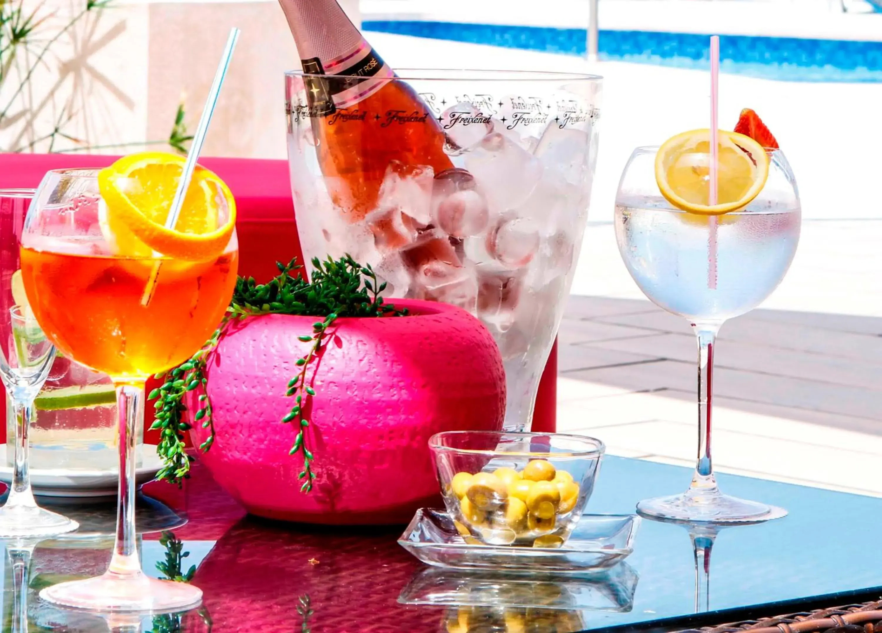 Alcoholic drinks, Drinks in Universal Hotel Castell Royal