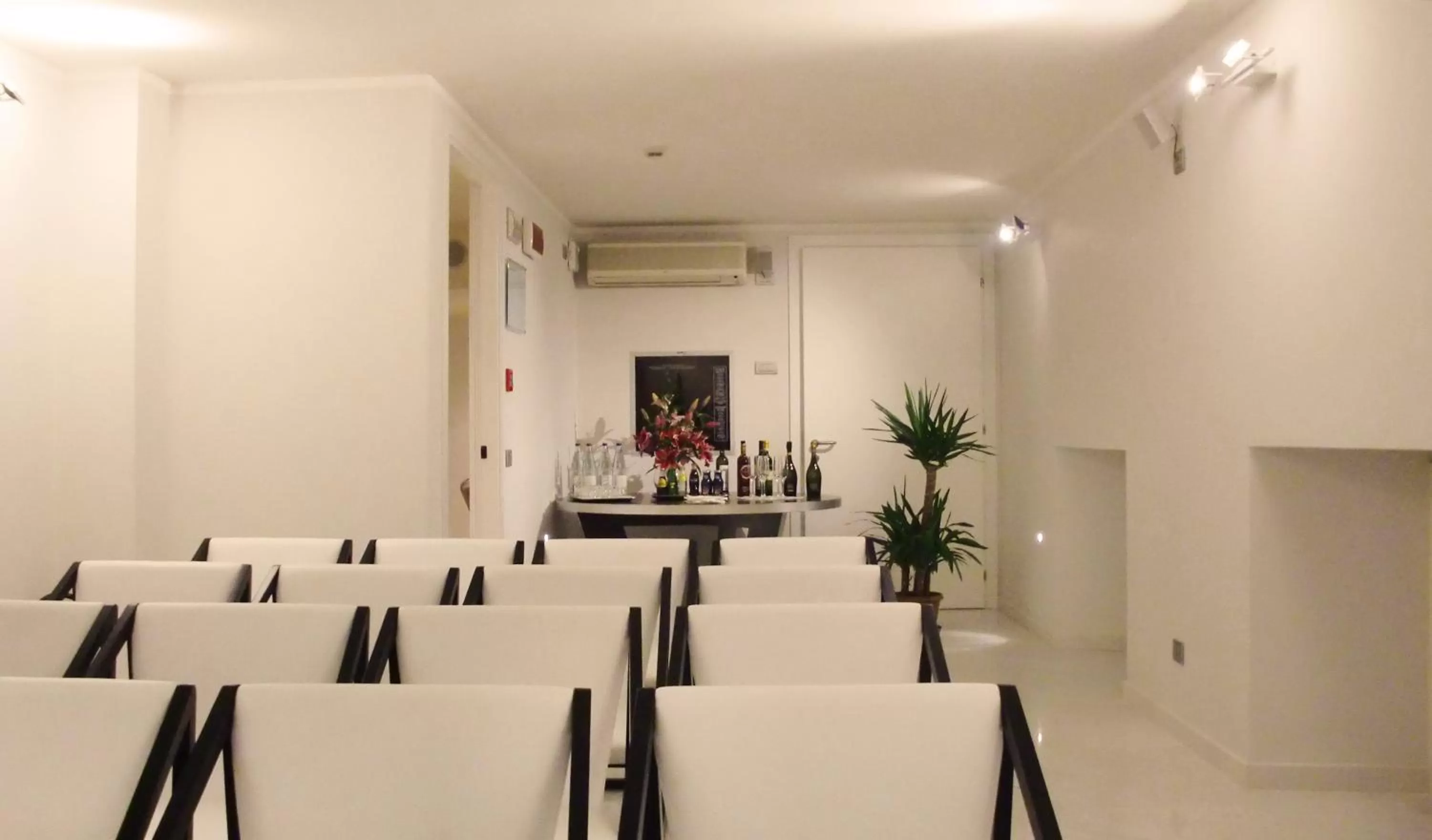 Business facilities in Hotel Coppe Trieste - Boutique Hotel