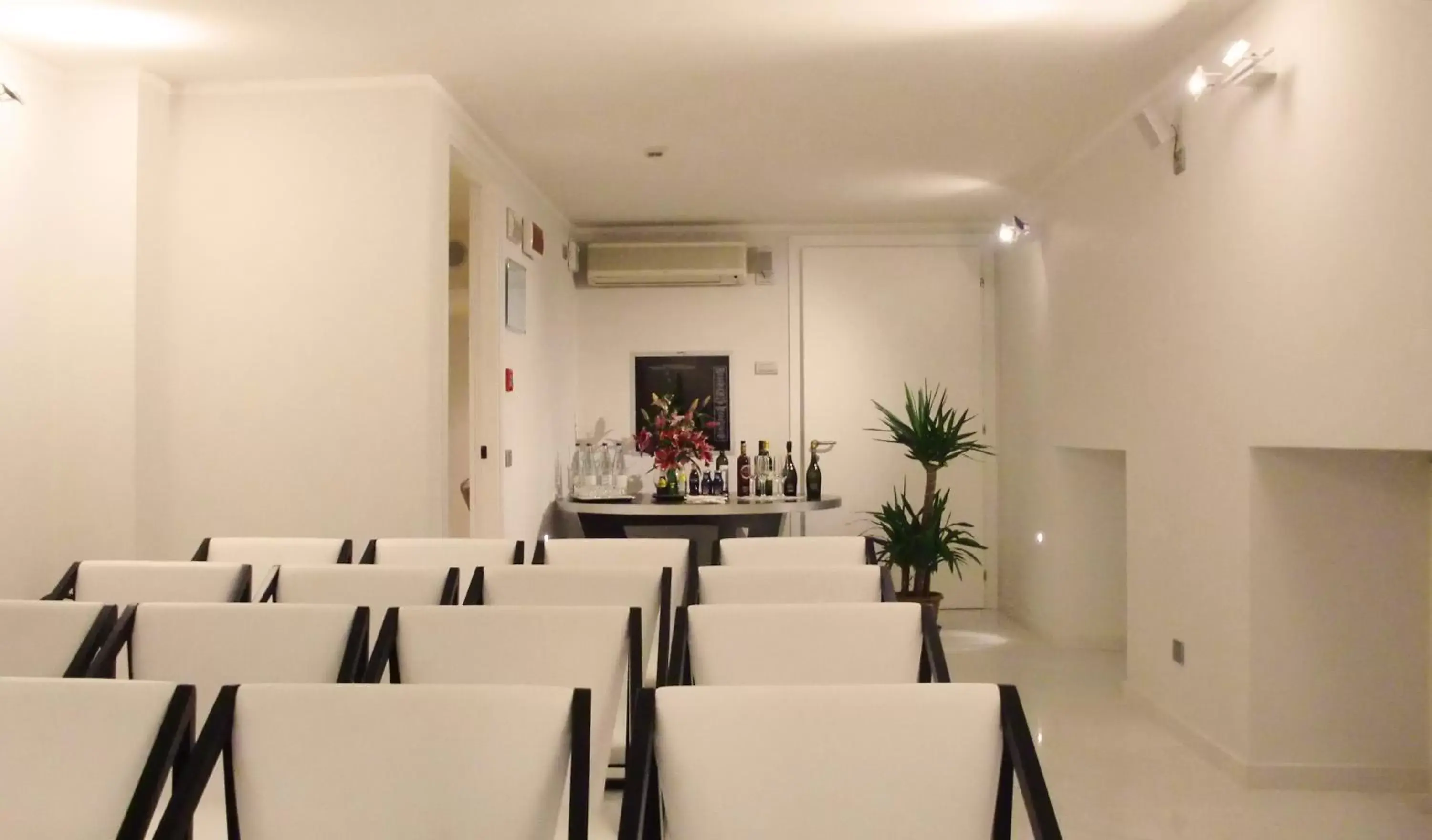 Business facilities in Hotel Coppe Trieste - Boutique Hotel