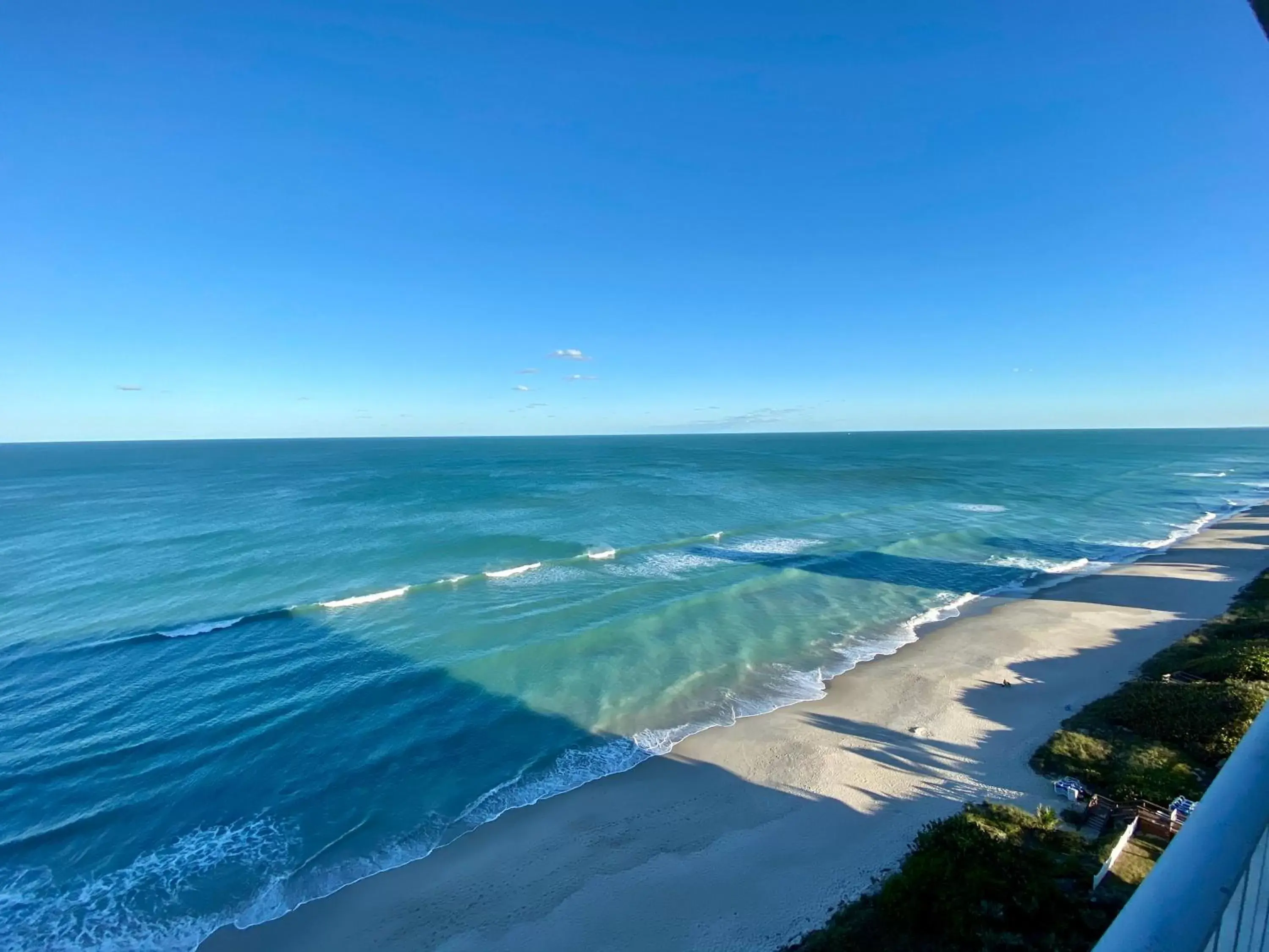 Beach, Bird's-eye View in Radisson Suite Hotel Oceanfront