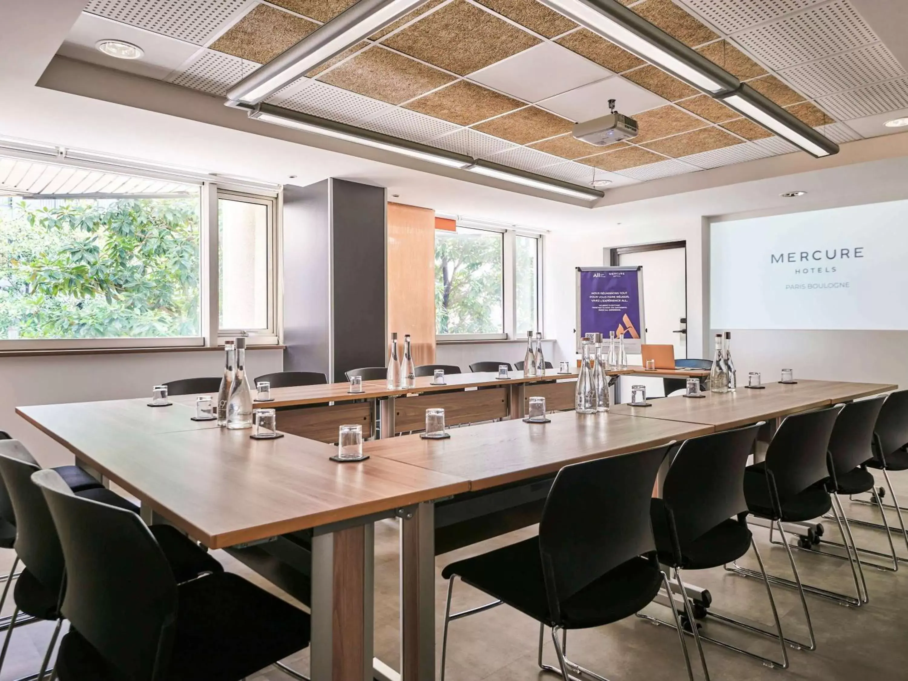 Meeting/conference room in Hotel Mercure Paris Boulogne