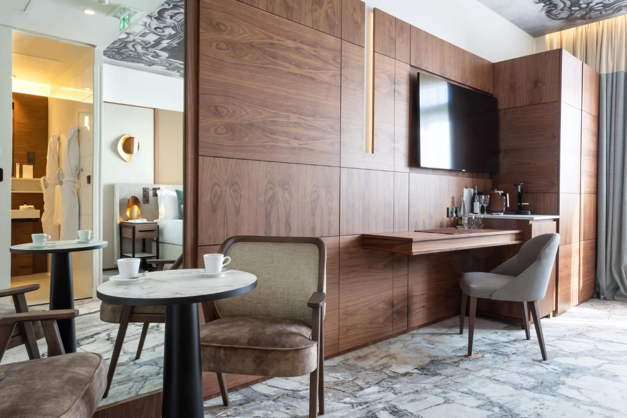 Photo of the whole room in InterContinental Paris Champs Elysées Etoile by IHG