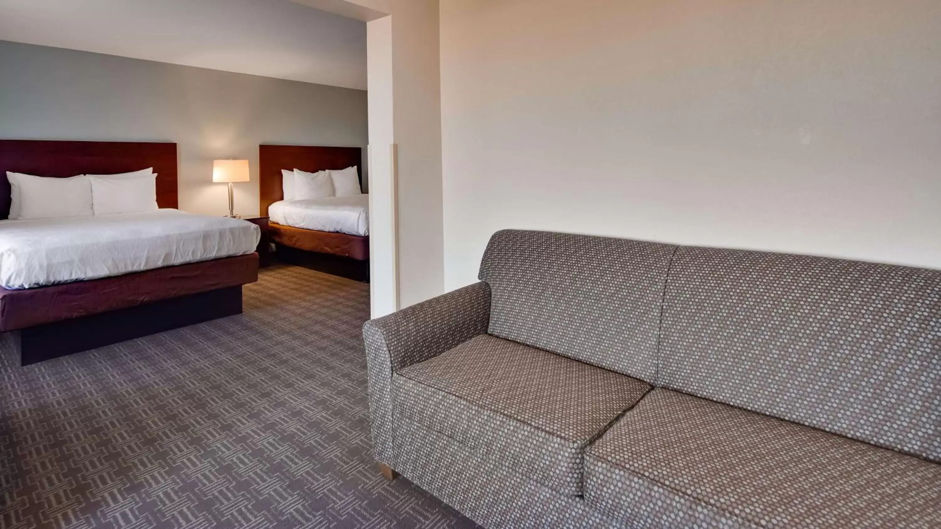 Photo of the whole room, Bed in Best Western Plus Gateway Inn & Suites - Aurora Photo of the whole room, Bed in Best Western Plus Gateway Inn & Suites - Aurora