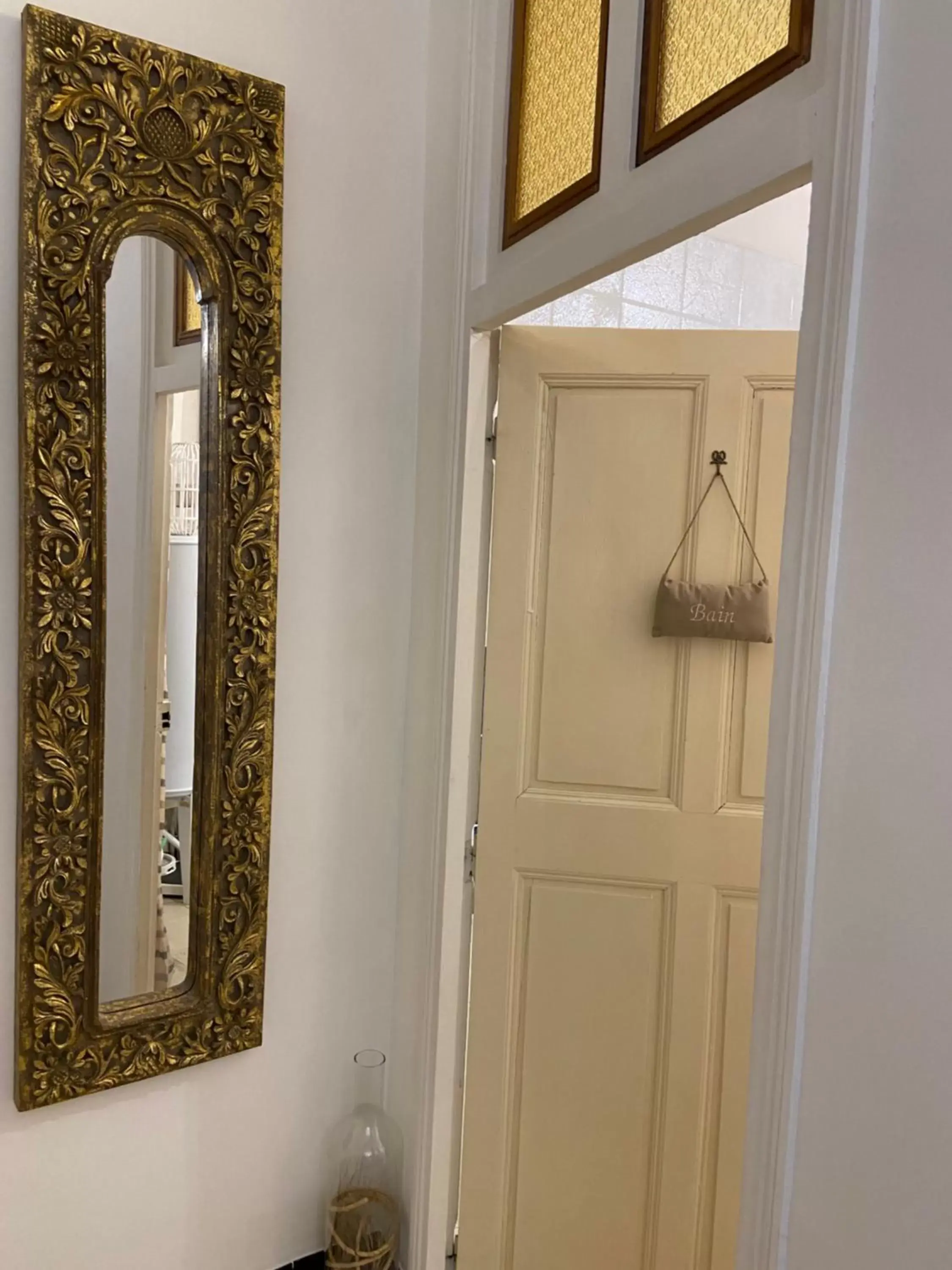 Bathroom in Maison 1823 - Suites de charme à Garons