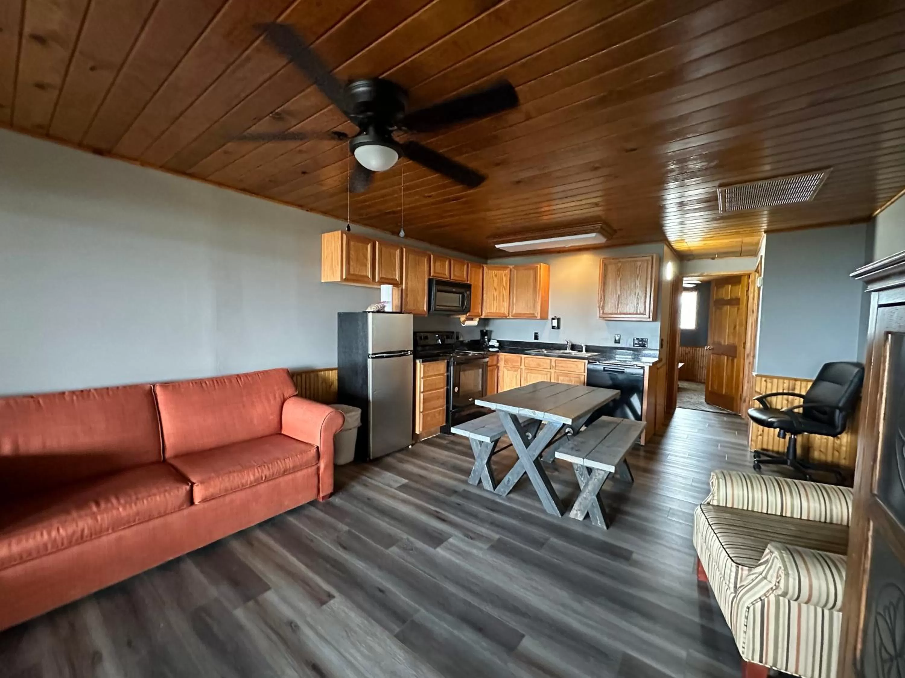 Seating Area in Canyon Lakeview Resort