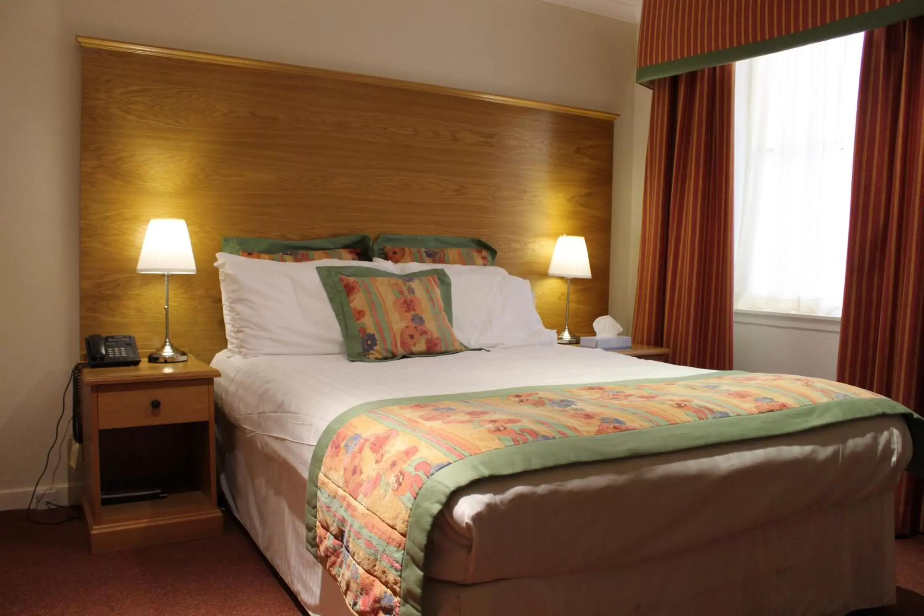 Bedroom, Bed in Horizon Hotel Bedroom, Bed in Horizon Hotel