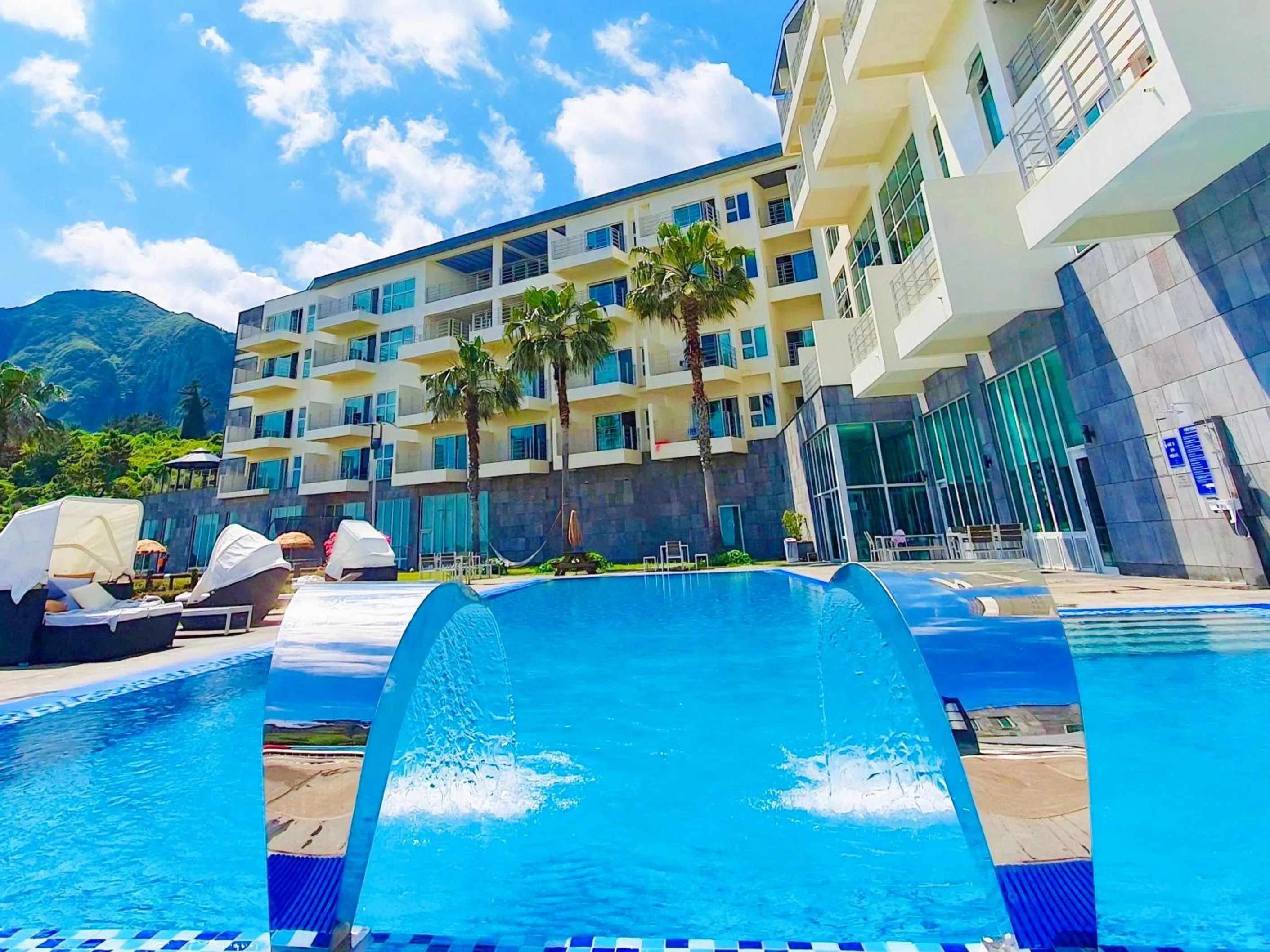 Swimming pool in Y Resort Jeju