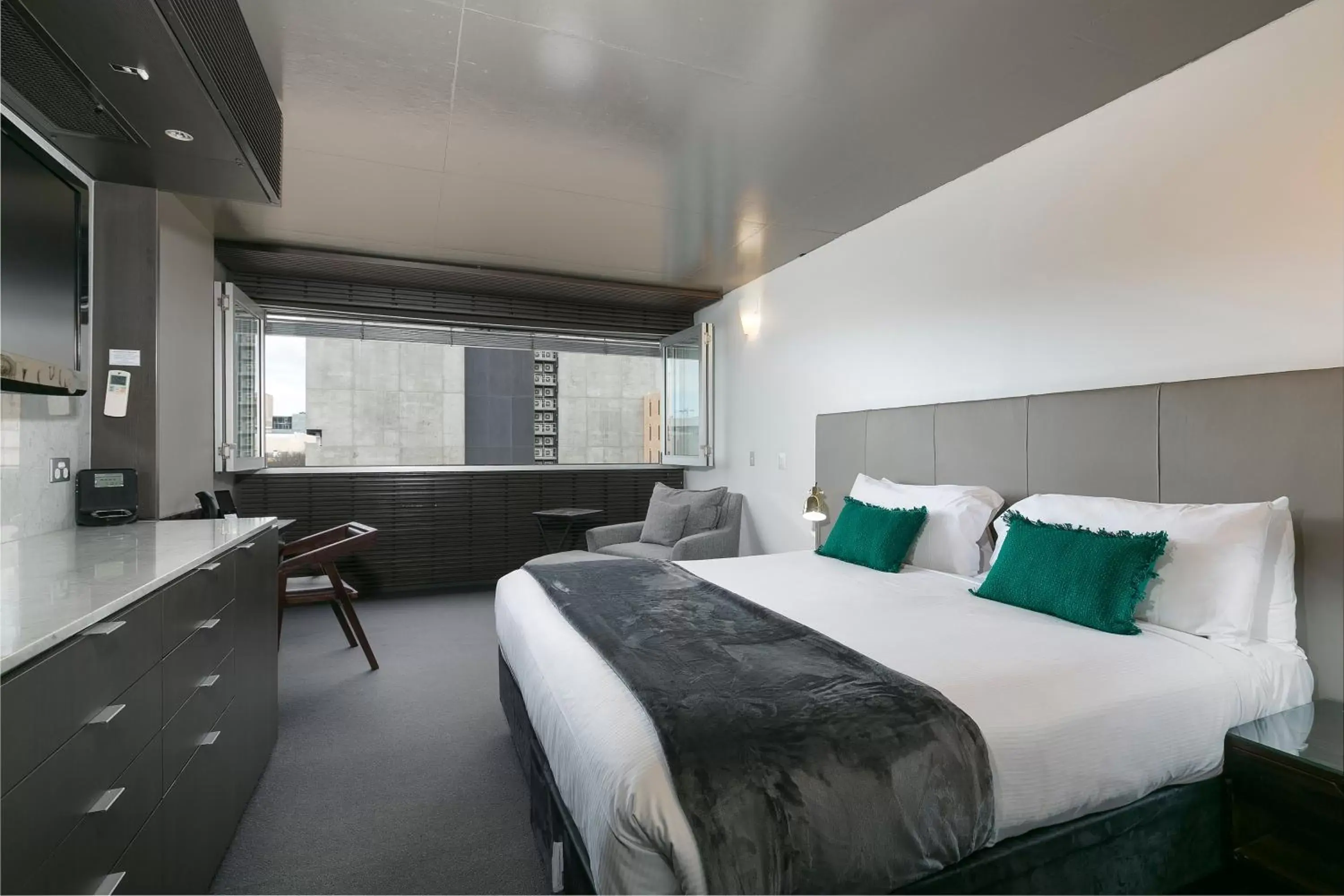 Photo of the whole room, Bed in The Soho Hotel, Ascend Hotel Collection