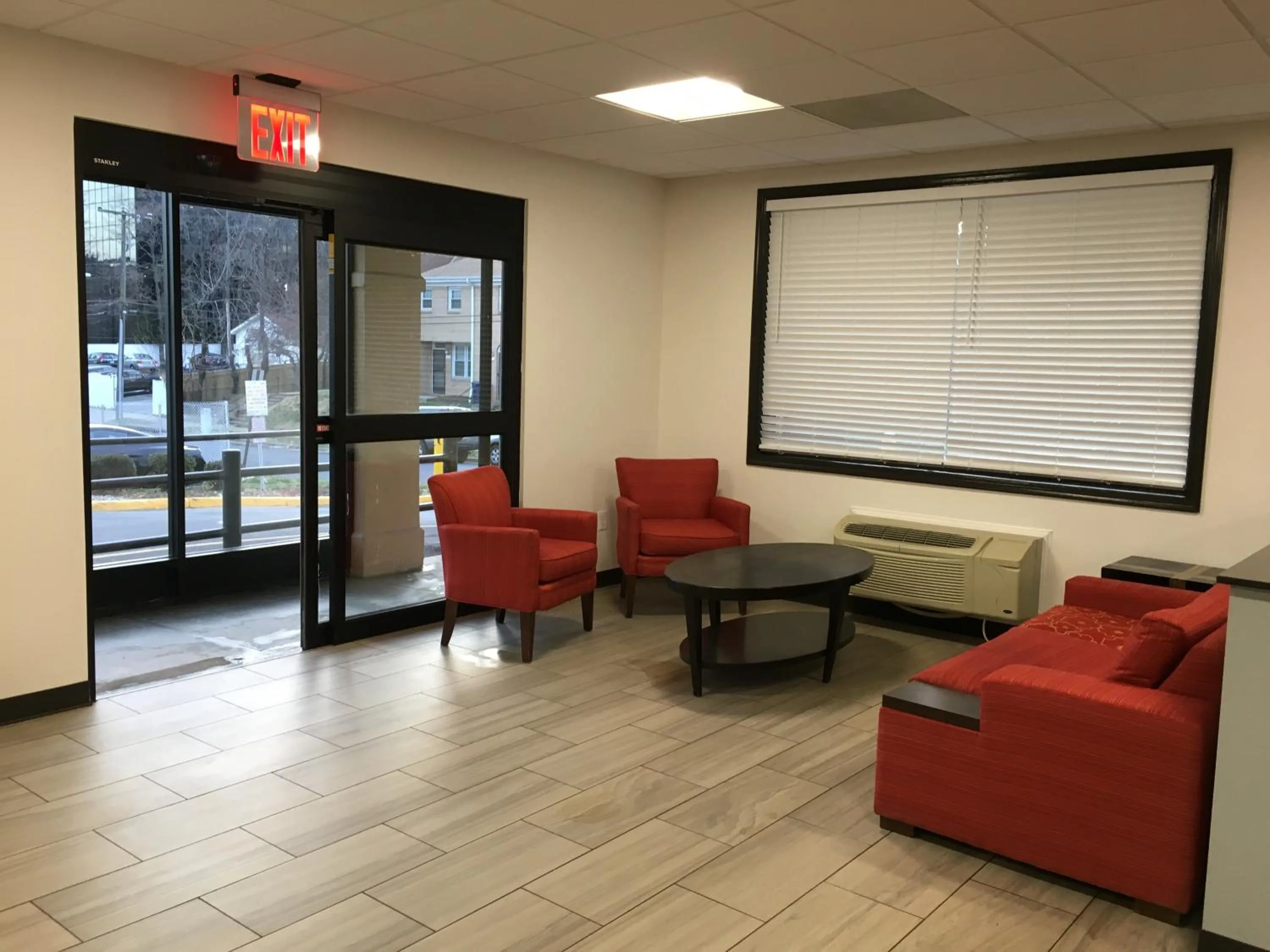 Lobby or reception in Super 8 by Wyndham WestEnd Alexandria,VA Washington DC Area