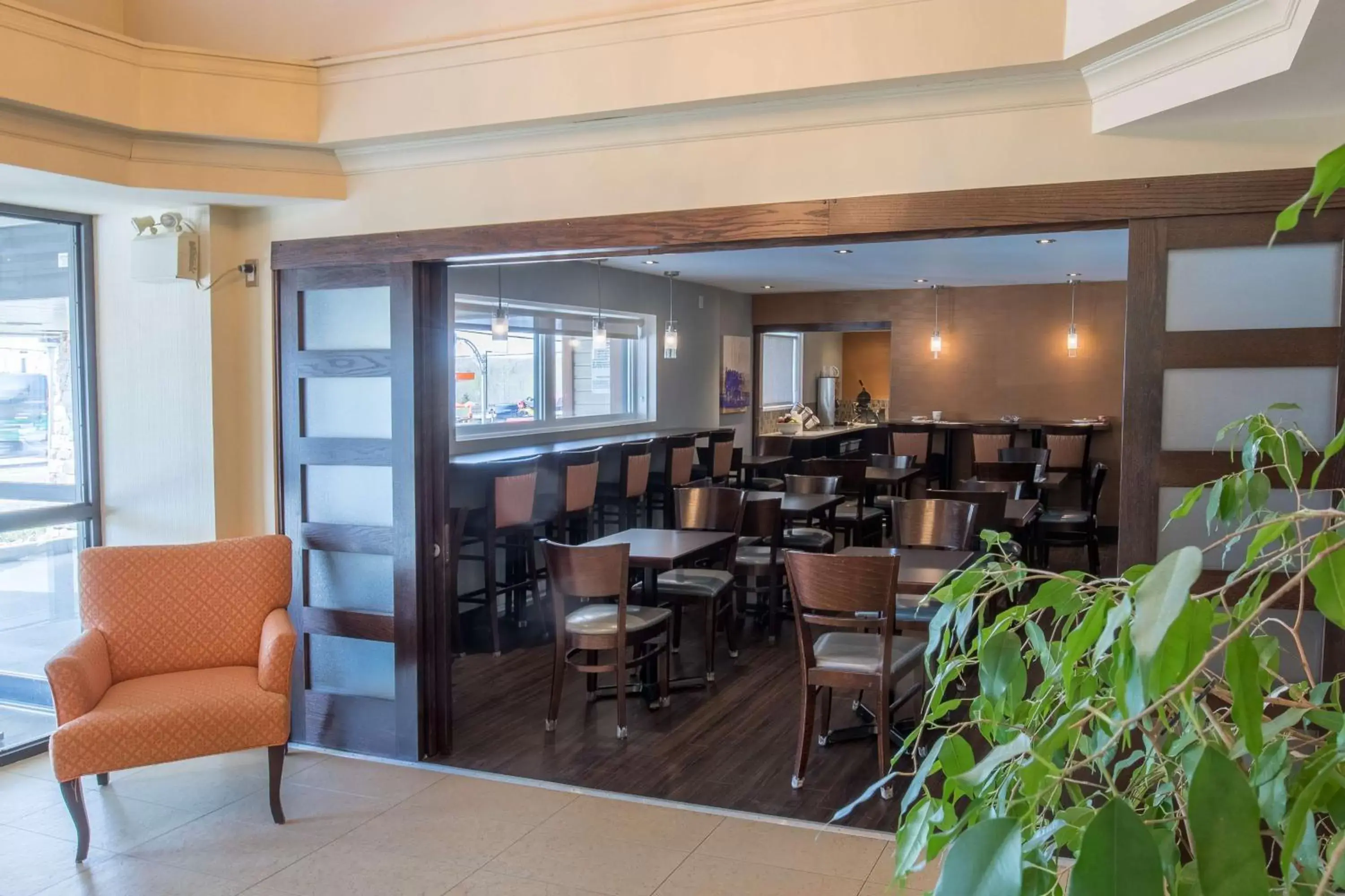 Restaurant/Places to Eat in Best Western Plus Mont-Laurier