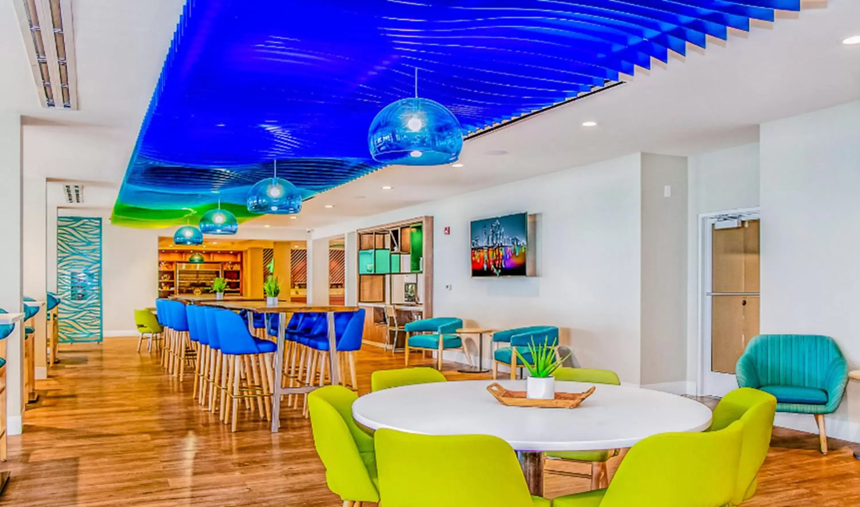 Lounge or bar, Restaurant/Places to Eat in Holiday Inn Resort Oceanfront at Surfside Beach, an IHG Hotel