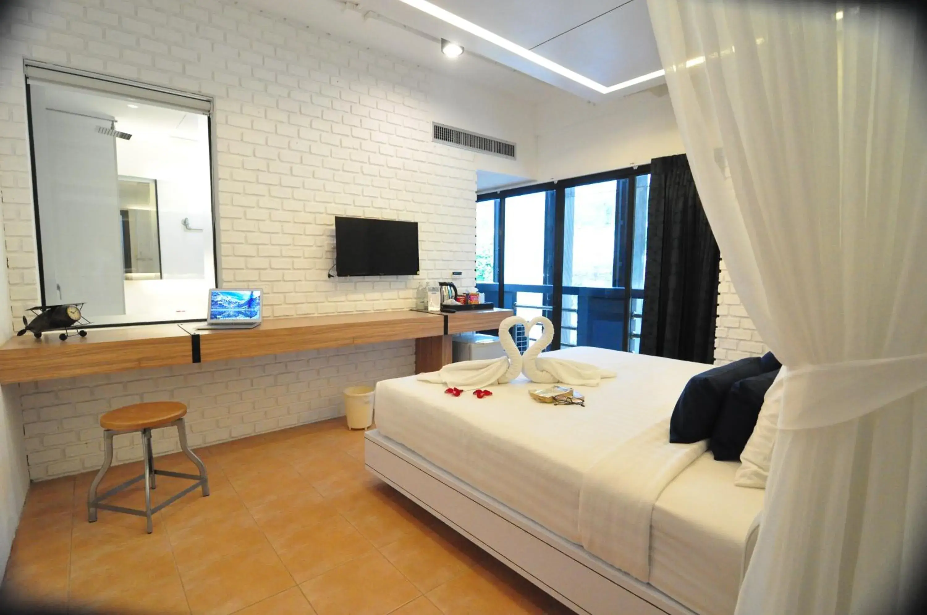 Bedroom, Bed in Forty Winks Phuket Hotel Bedroom, Bed in Forty Winks Phuket Hotel