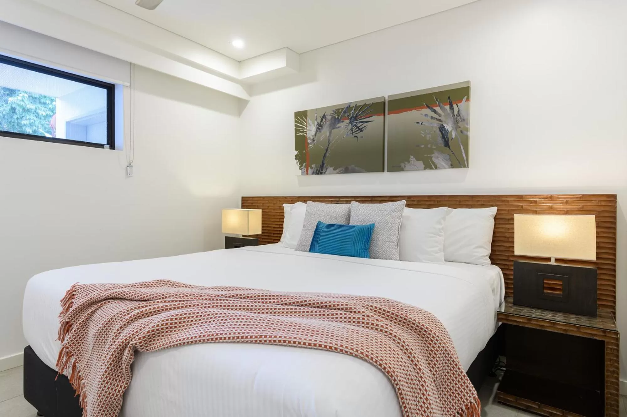 Bed in Port Douglas Private Apartments in Temple