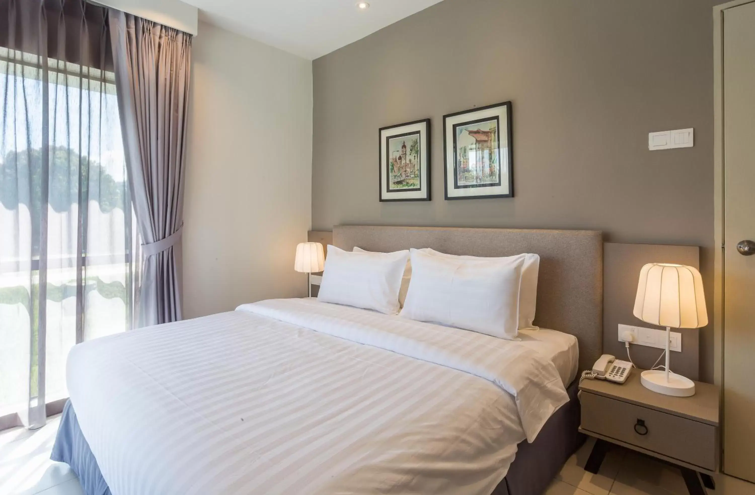 Bed in Meru Suites at Meru Valley Resort