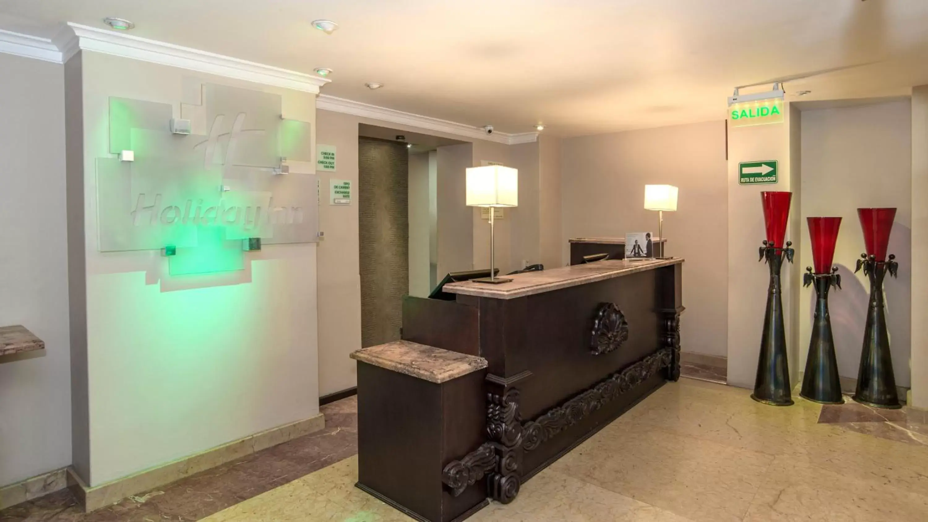 Lobby or reception, Lobby/Reception in Holiday Inn & Suites Mexico Zona Reforma, an IHG Hotel