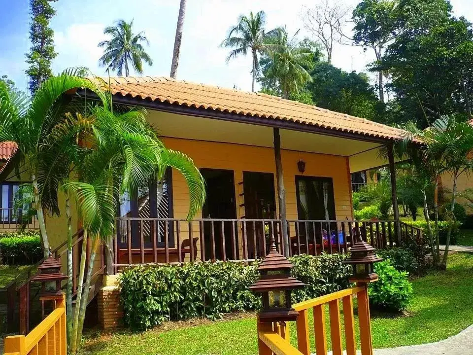 Property Building in Paradise Bungalows