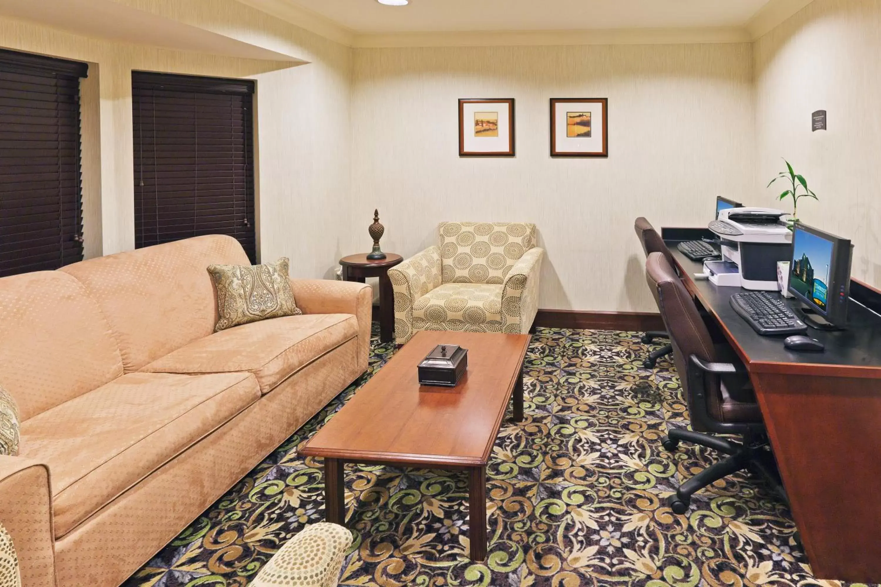 Other, Seating Area in Staybridge Suites Wichita, an IHG Hotel