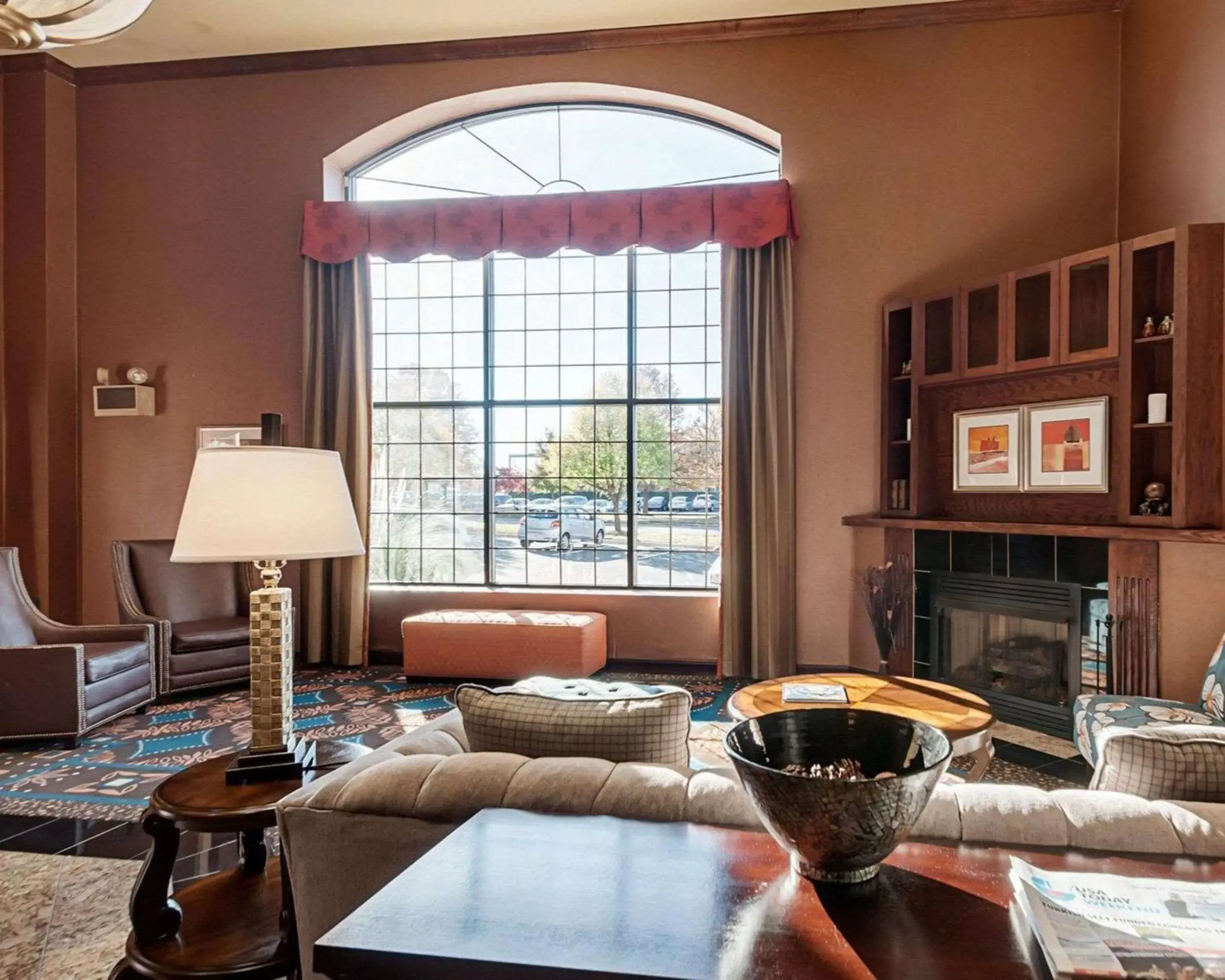 Lobby or reception, Seating Area in Comfort Suites Dulles Airport