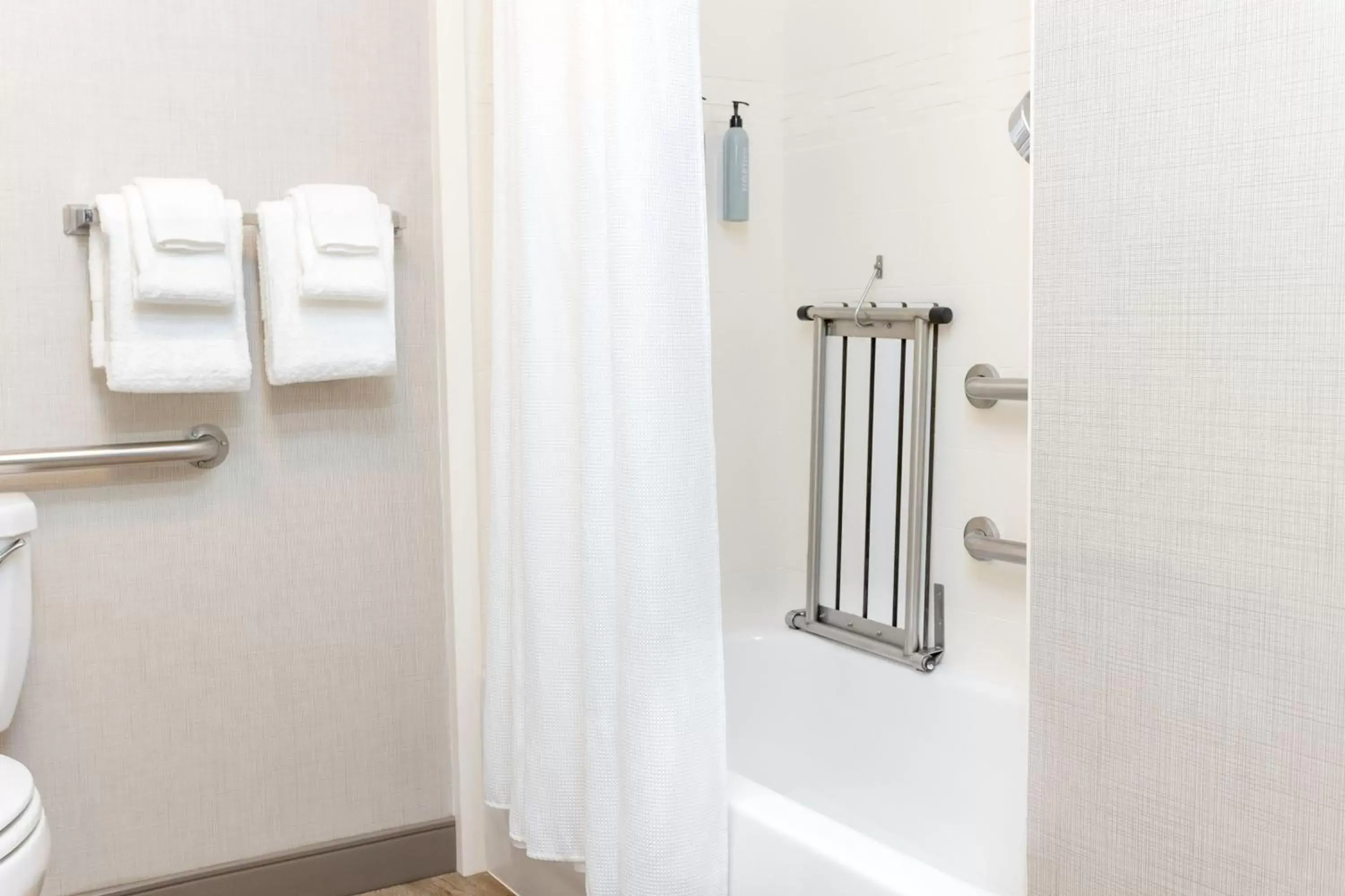 Photo of the whole room, Bathroom in Residence Inn by Marriott North Little Rock