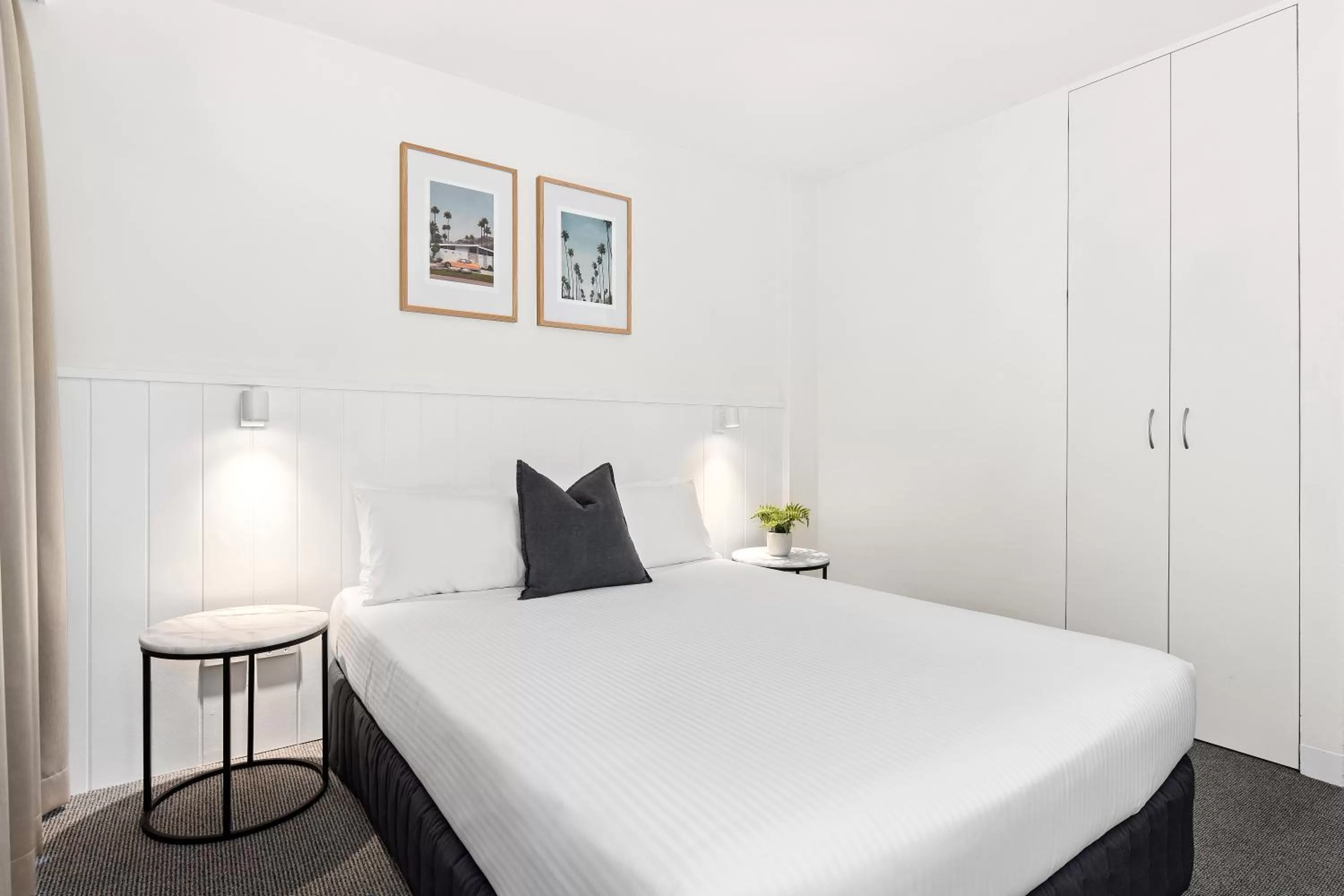 Bedroom, Bed in The Mid Pacific