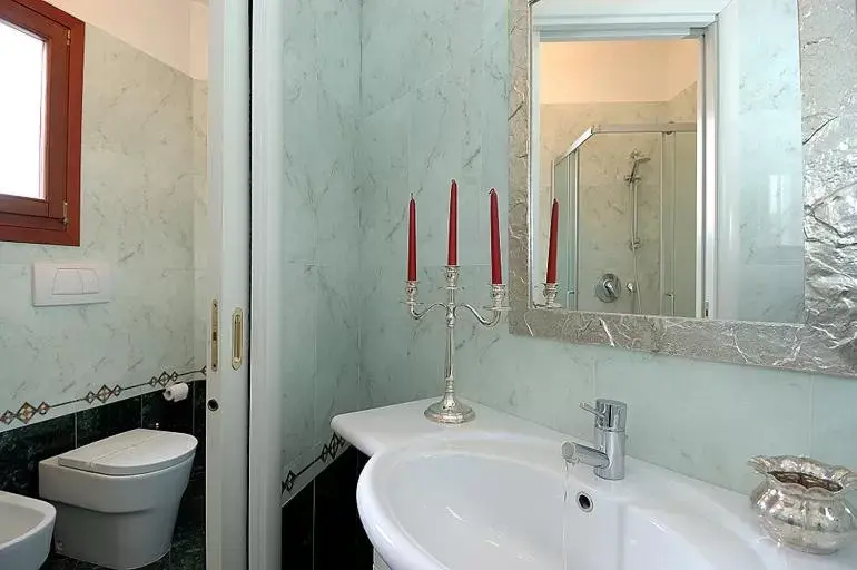 Shower, Bathroom in Corte Nova