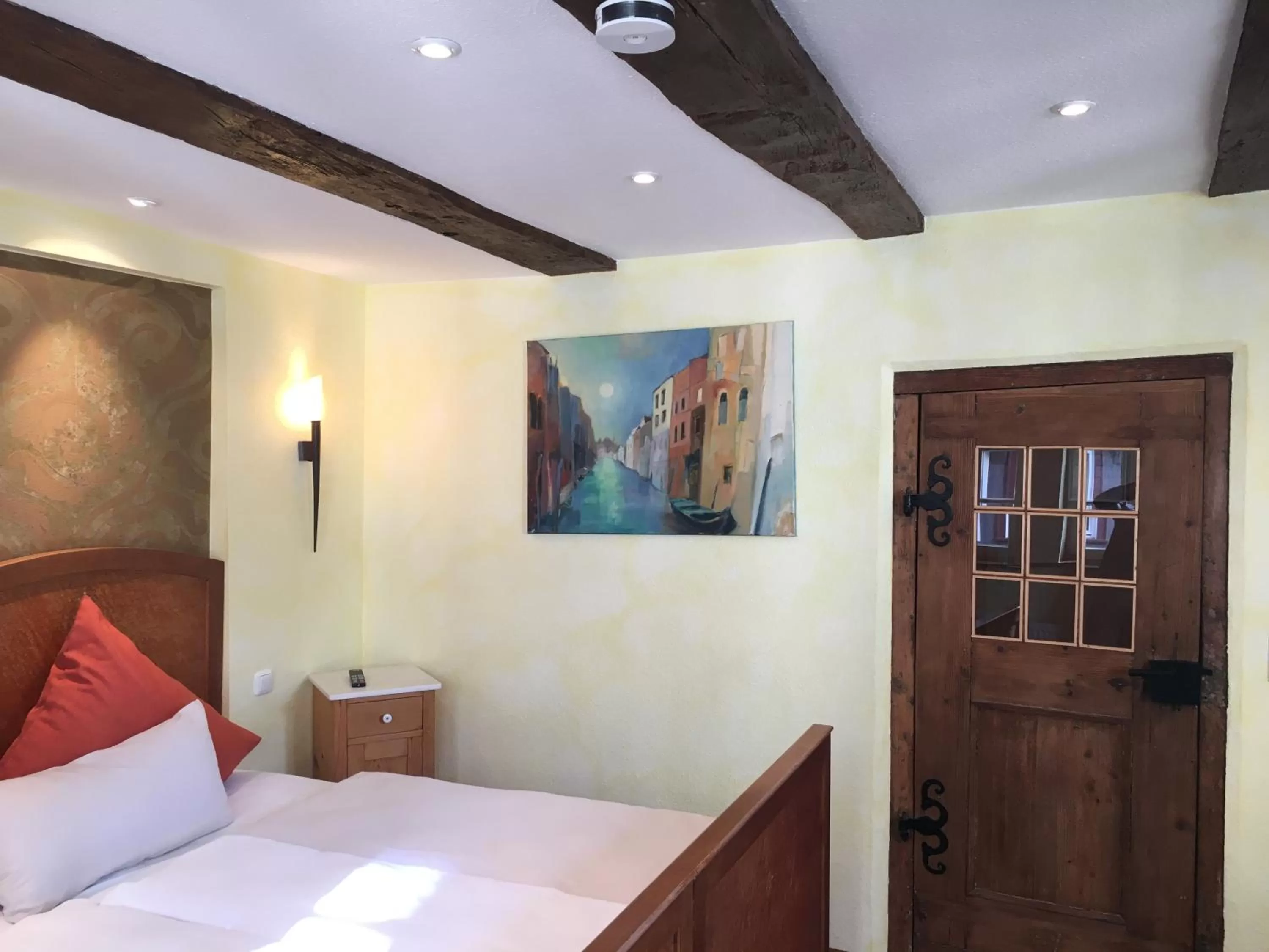 Photo of the whole room, Bed in Fachwerk-Hotel Eisenbart