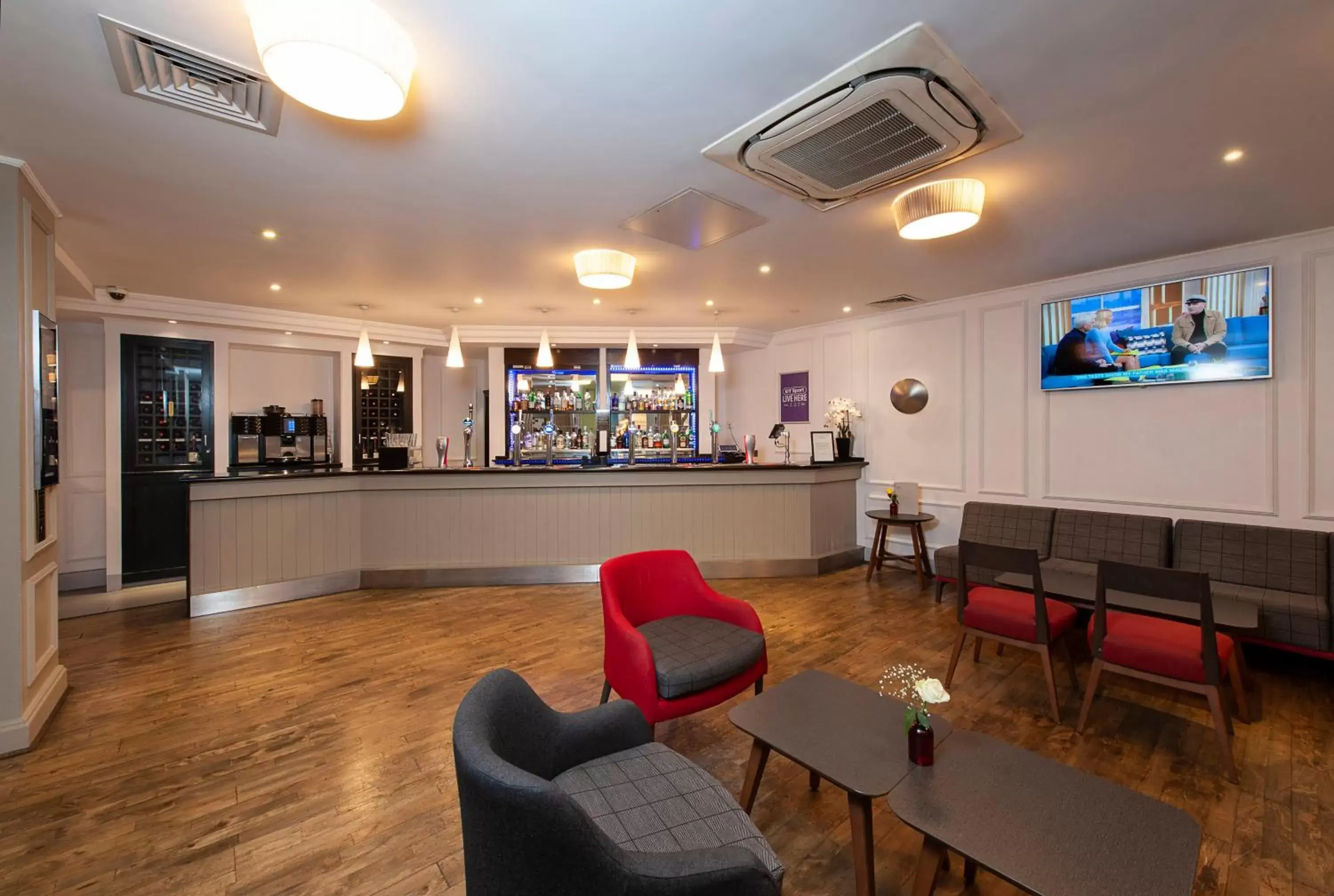 Lounge or bar, Lounge/Bar in Mercure Telford Centre Hotel