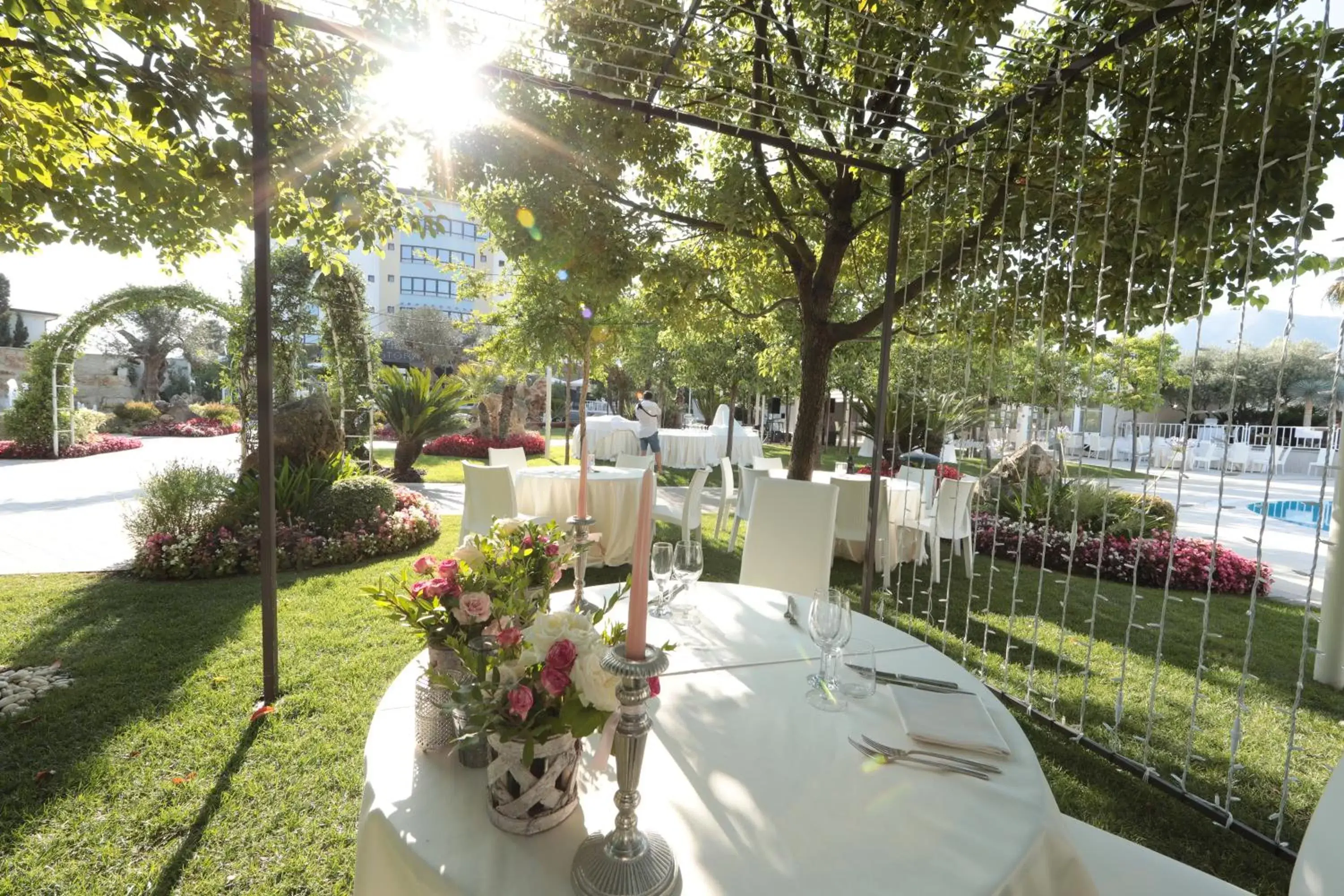 Garden, Restaurant/Places to Eat in Edra Palace Hotel & Ristorante