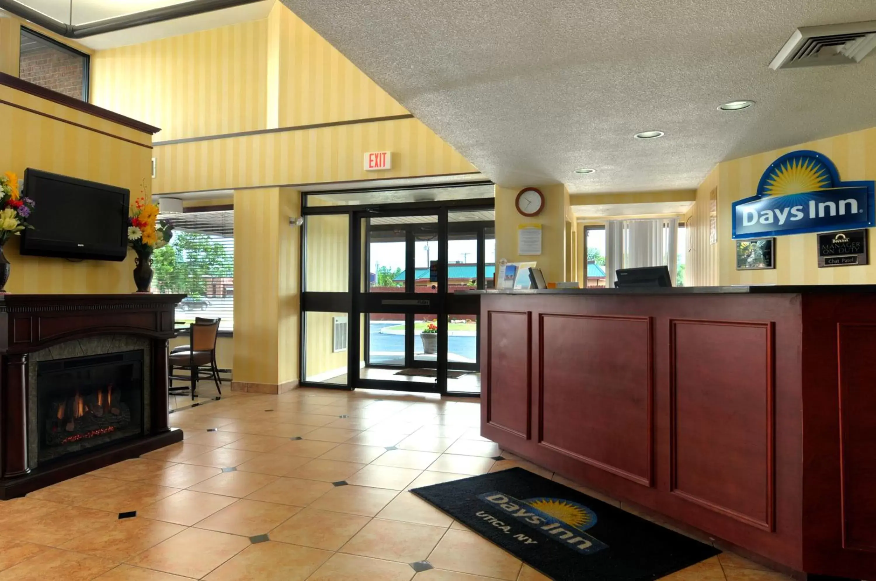 Lobby or reception, Lobby/Reception in Days Inn by Wyndham Utica