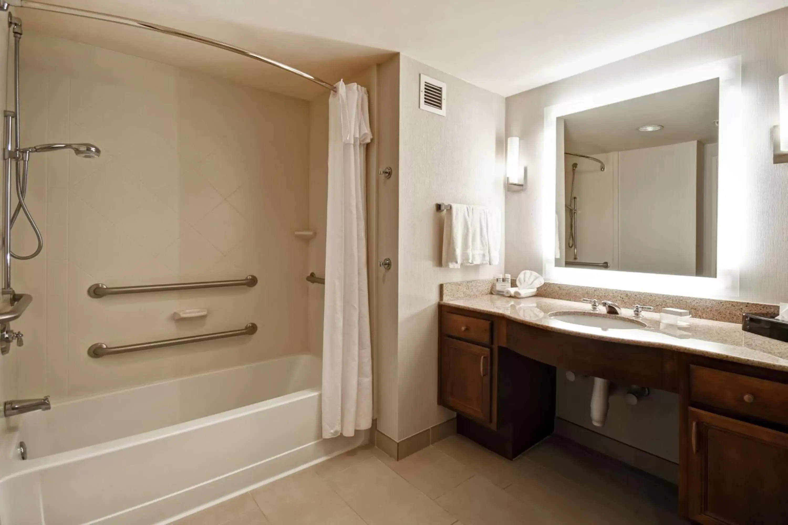 Bathroom in Homewood Suites by Hilton Cincinnati-Milford