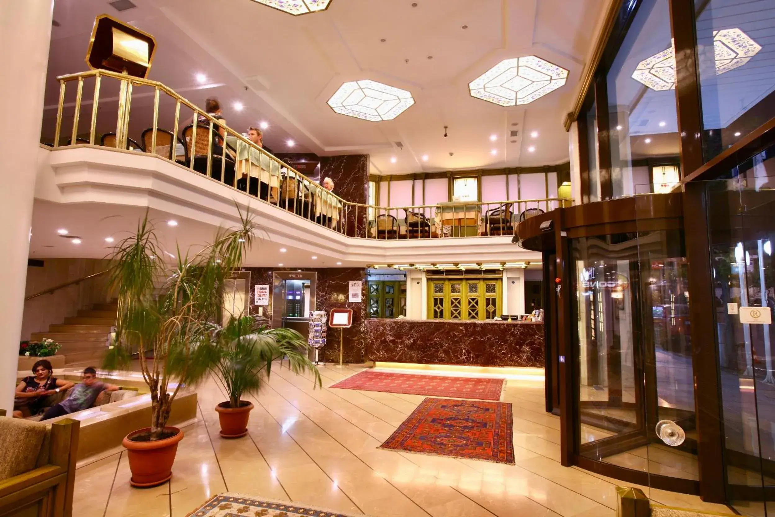 Restaurant/places to eat, Lobby/Reception in Istanbul Royal Hotel