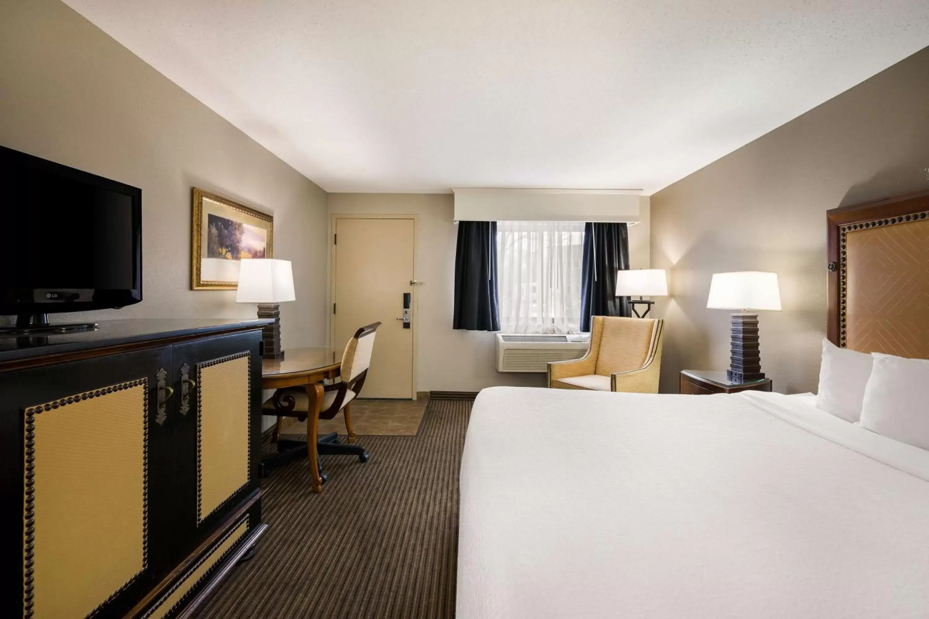 King Room with Exterior Entrance in Revel Hotel Minot - SureStay Collection by Best Western