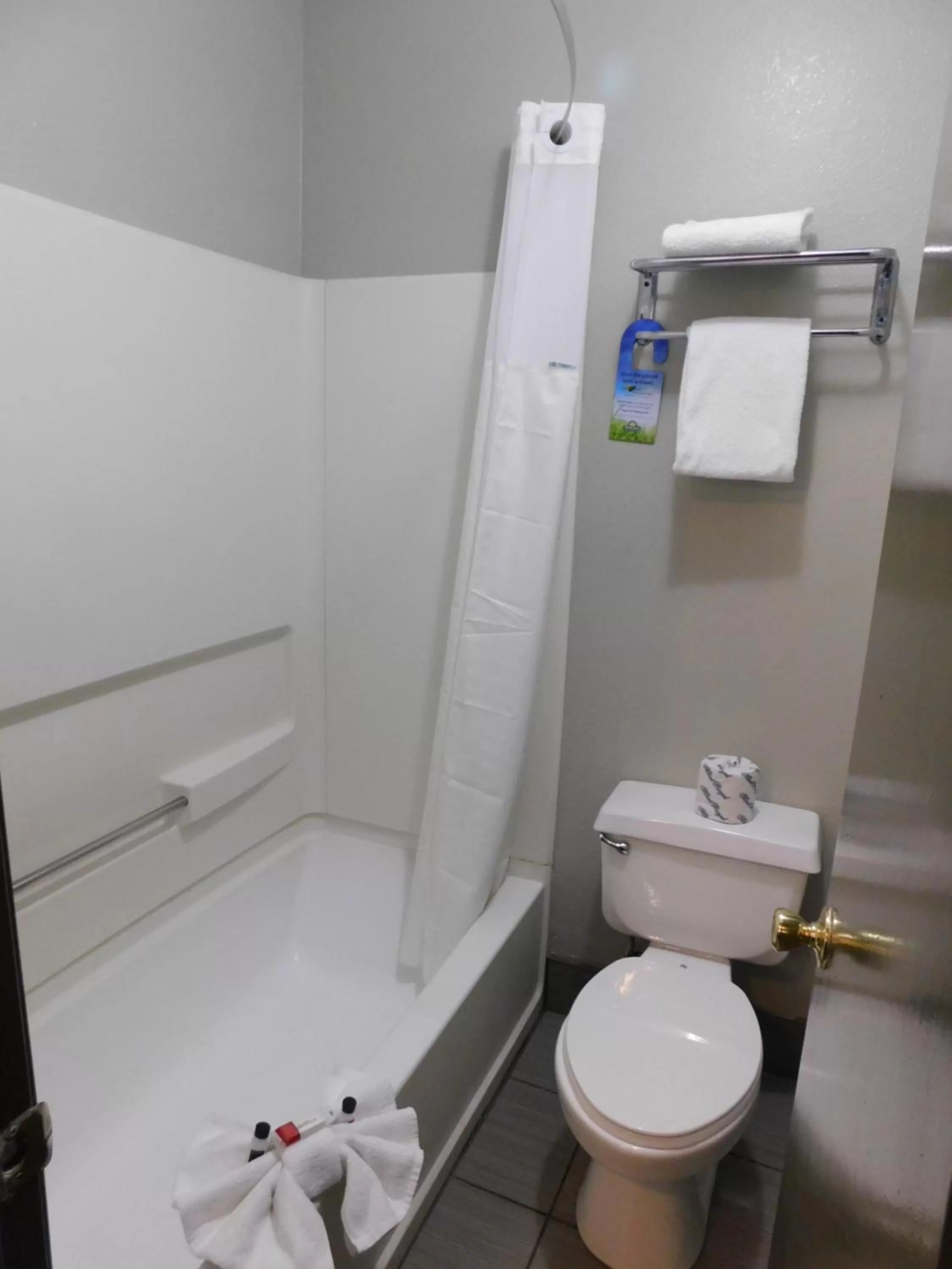 Days Inn & Suites by Wyndham Downtown Gatlinburg Parkway