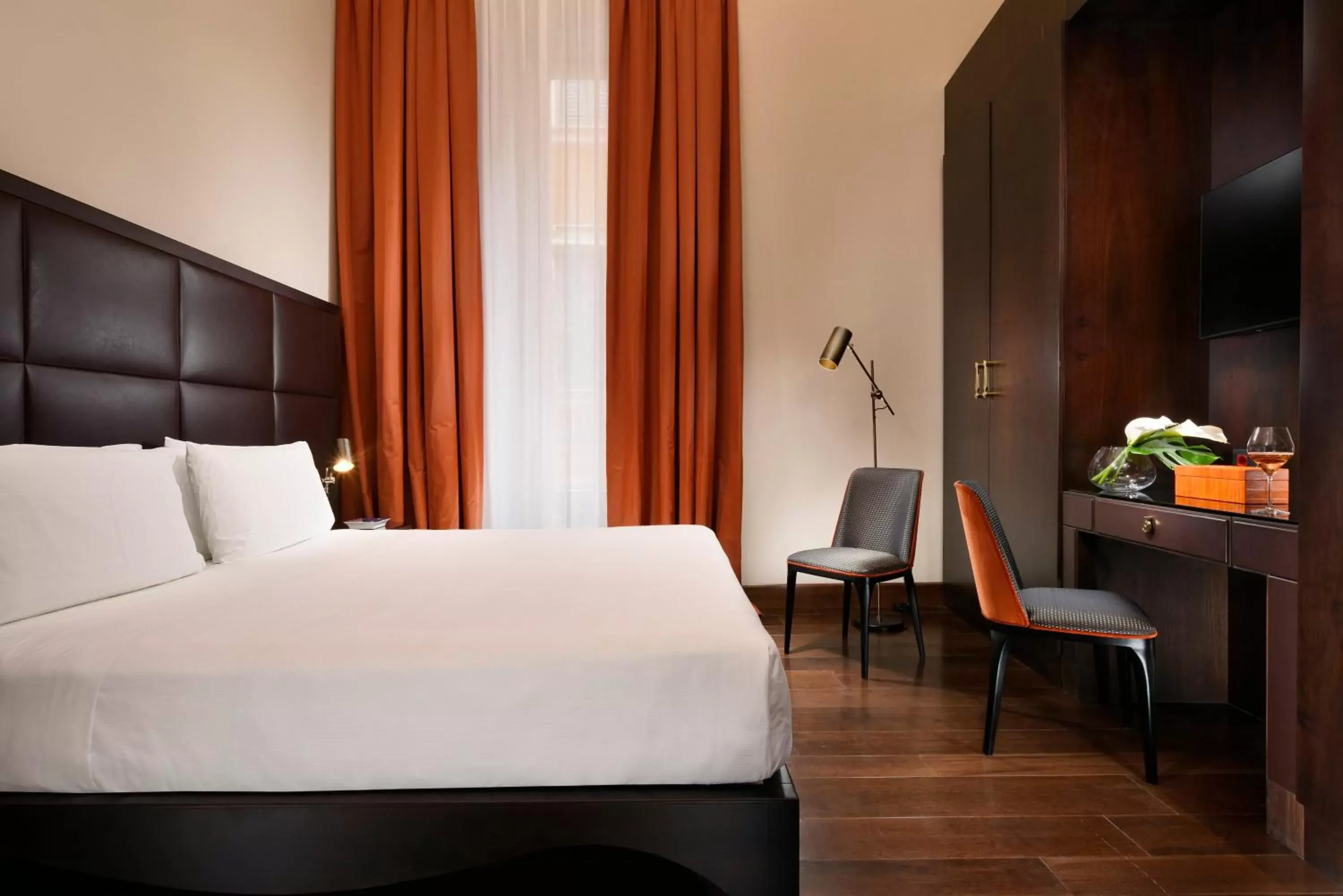 Bedroom, Bed in Hotel L'Orologio Roma - WTB Hotels