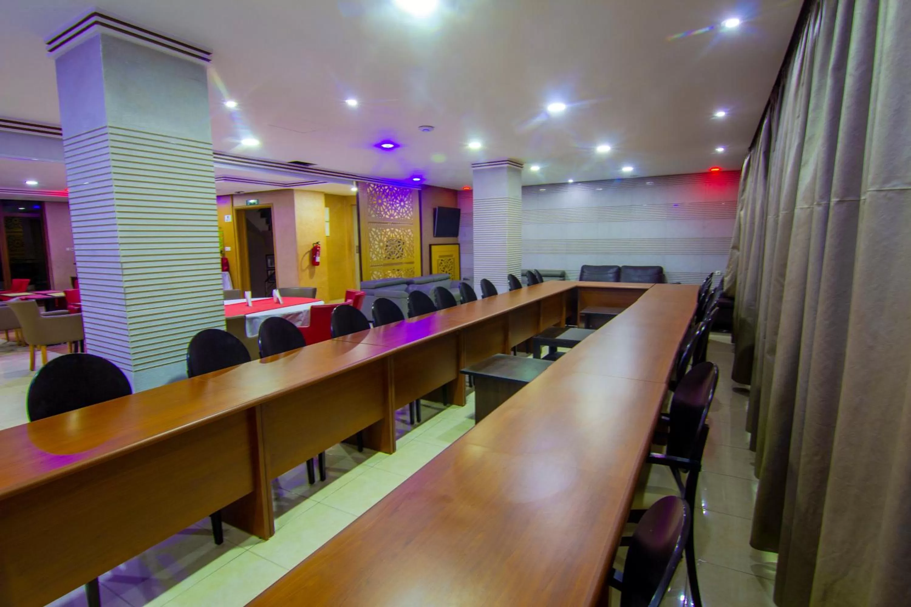 Business facilities in Hotel vallee ziz