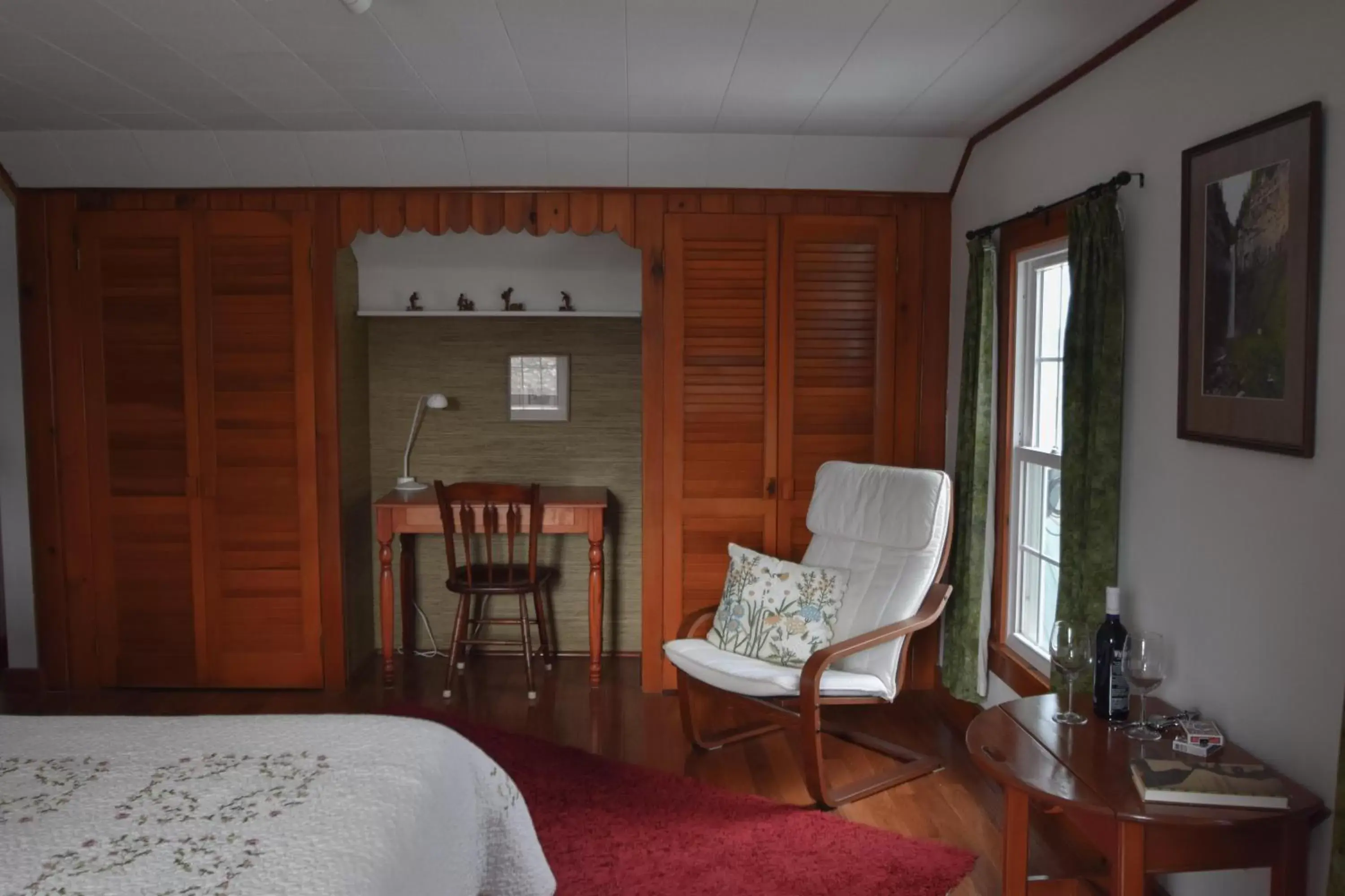 Seating Area in Enfield Manor Bed&Breakfast and Vacation Rental