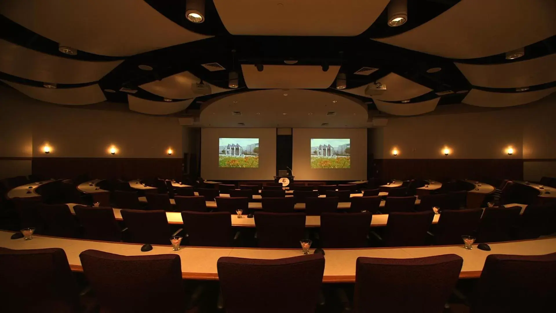 Meeting/conference room in The Inn at Virginia Tech - On Campus