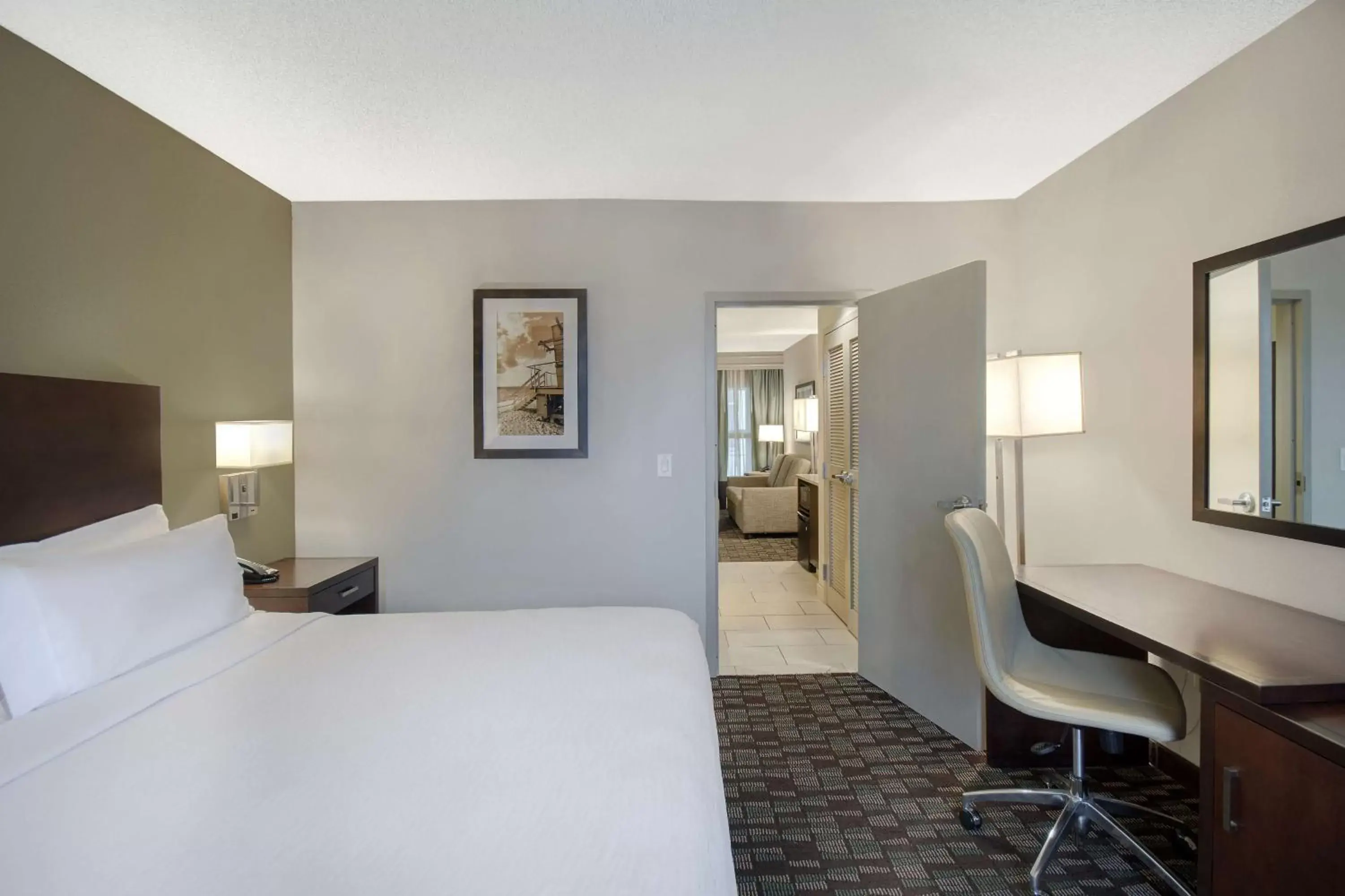 Bedroom, Bed in Embassy Suites by Hilton Jacksonville Baymeadows