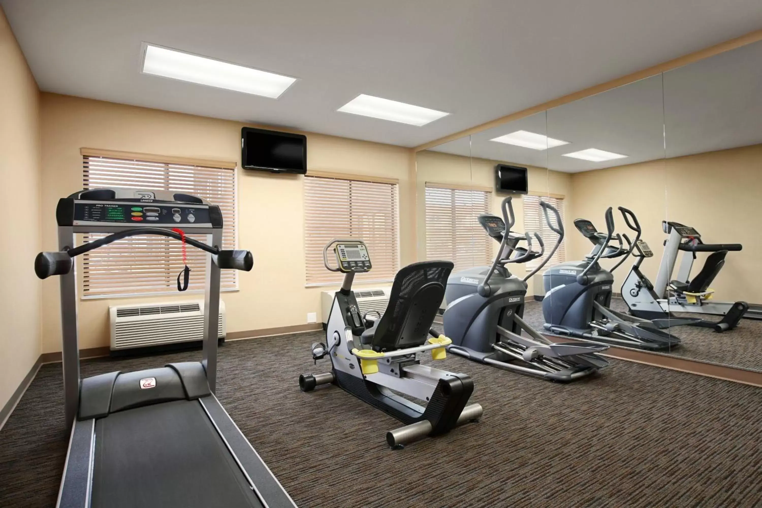 Fitness centre/facilities, Fitness Center/Facilities in Baymont by Wyndham Denver International Airport