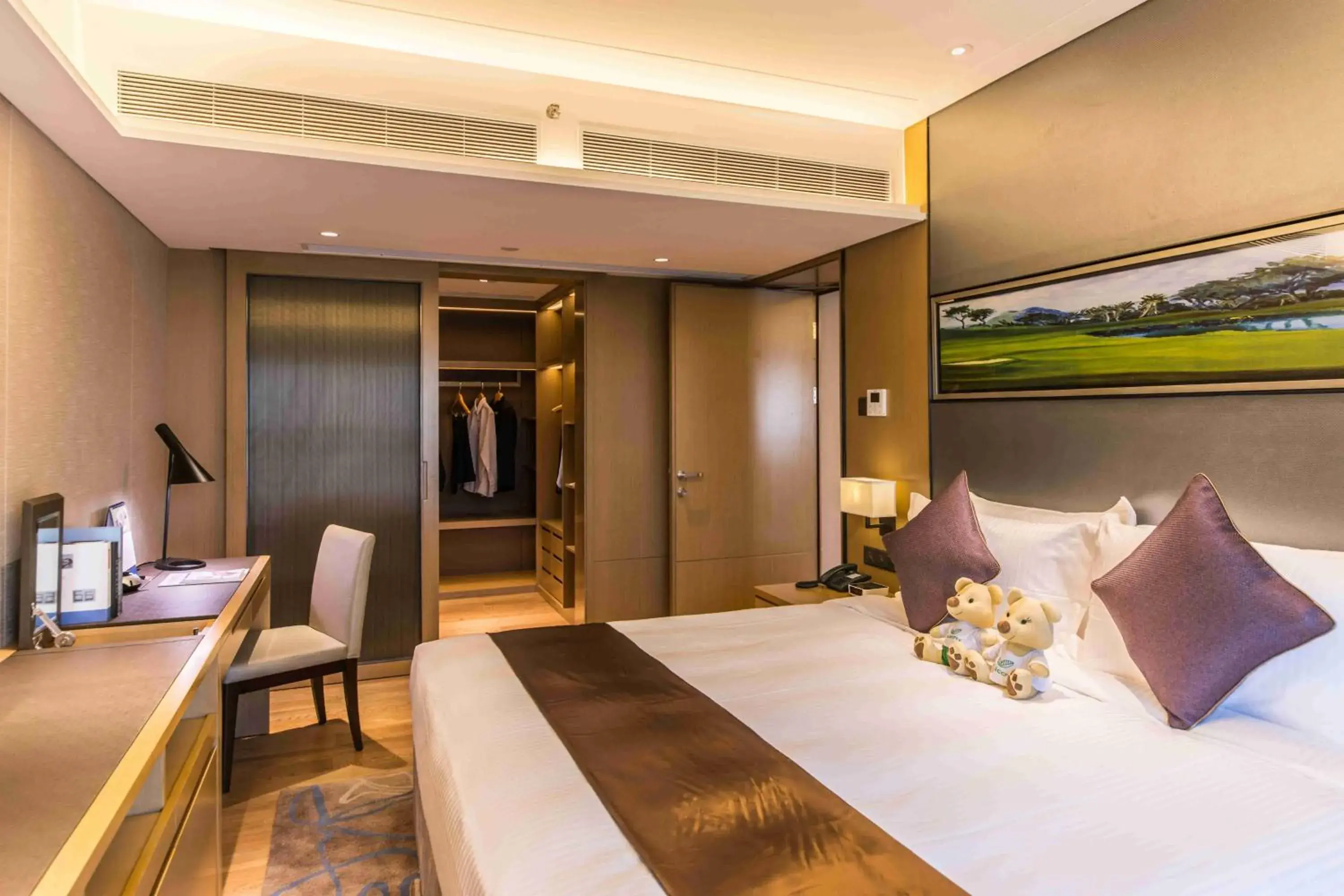 Bedroom, Bed in Somerset Grandview Shenzhen
