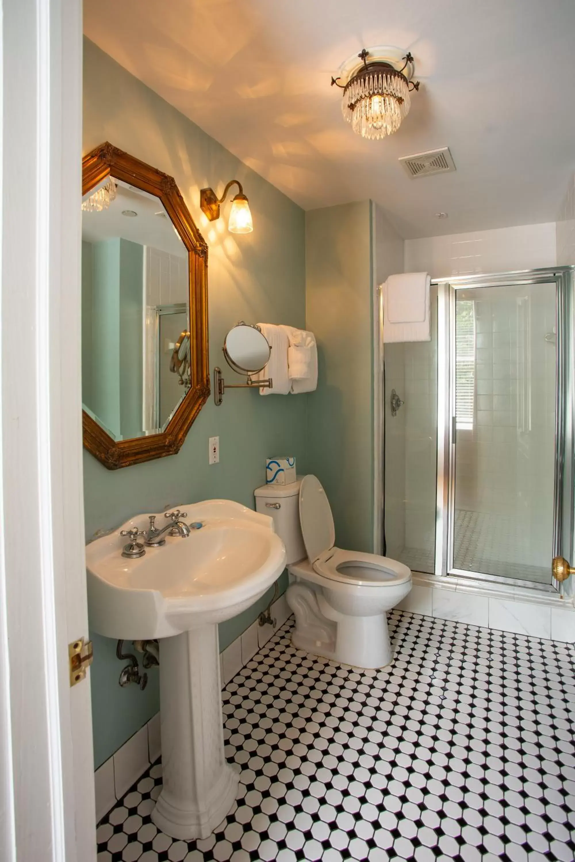Bathroom in Kehoe House, Historic Inns of Savannah Collection